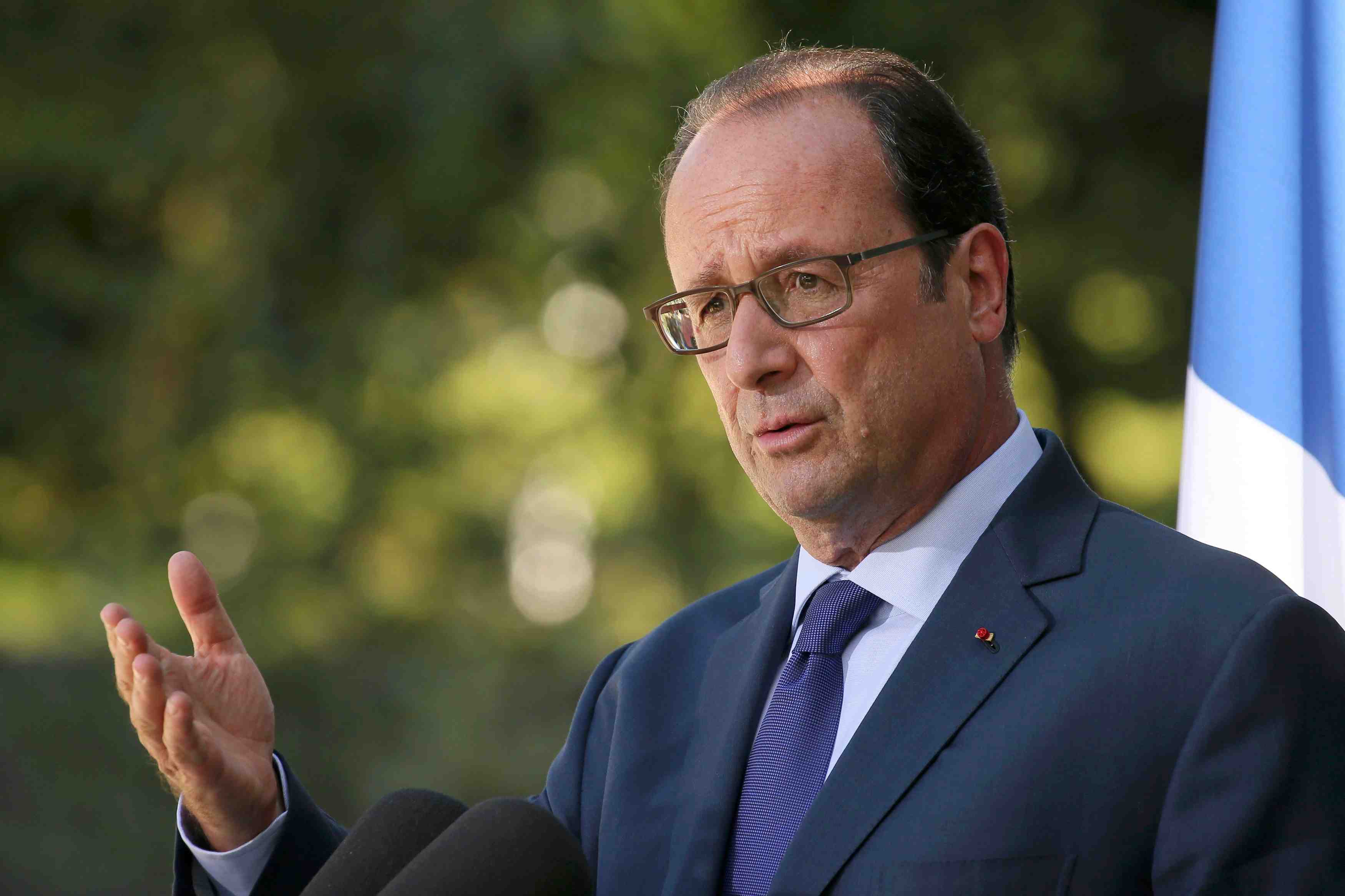 Burkini : hollande en appelle au respect des regles