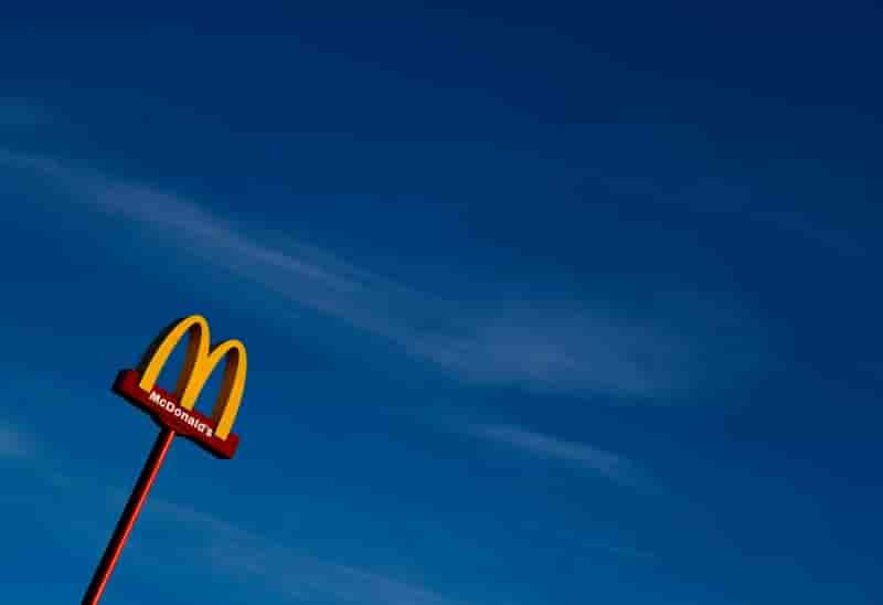 Un employe de mcdonald's menace de s'immoler a marseille