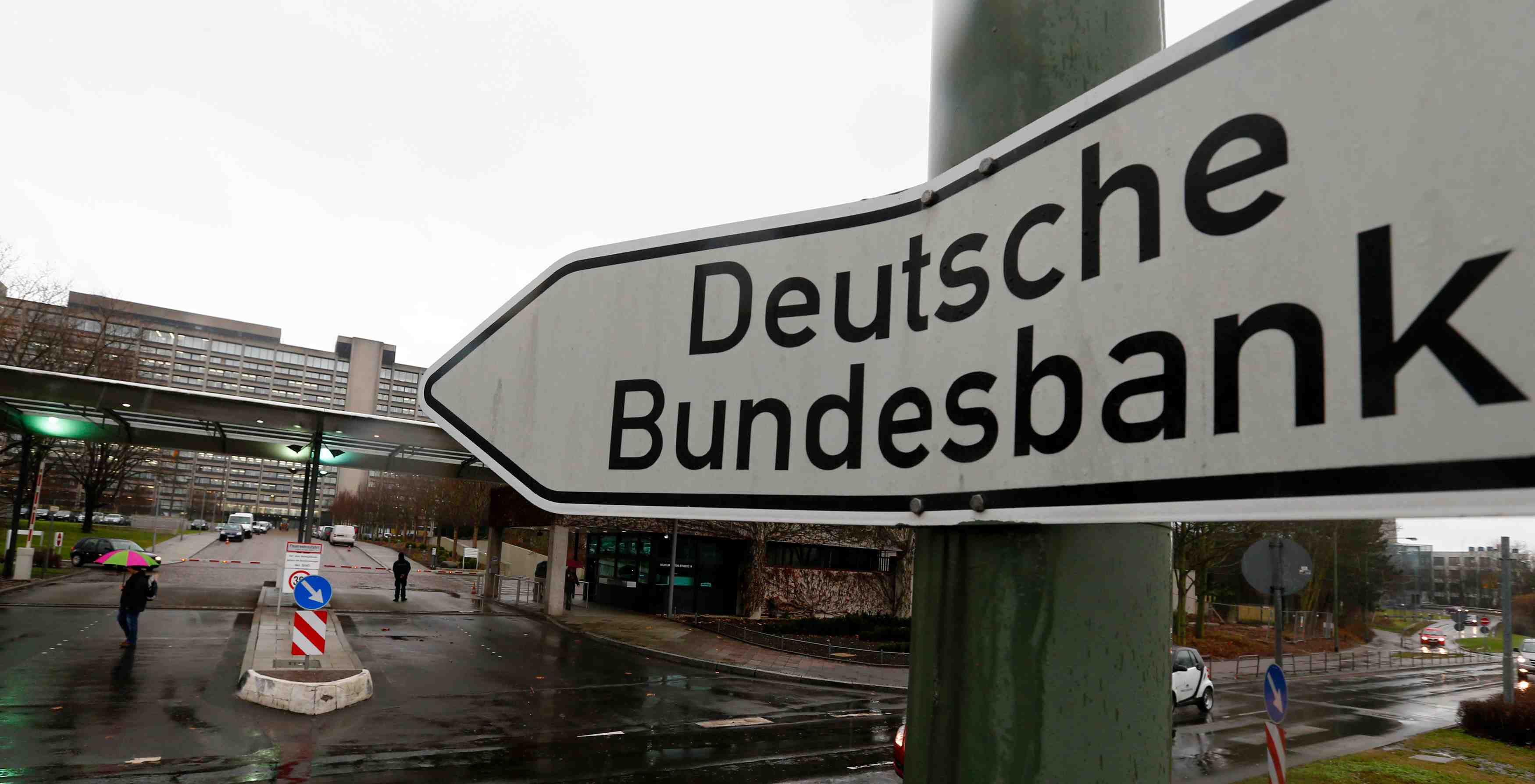 Allemagne: le creux de l'industrie auto pourrait etre passager, selon la bundesbank