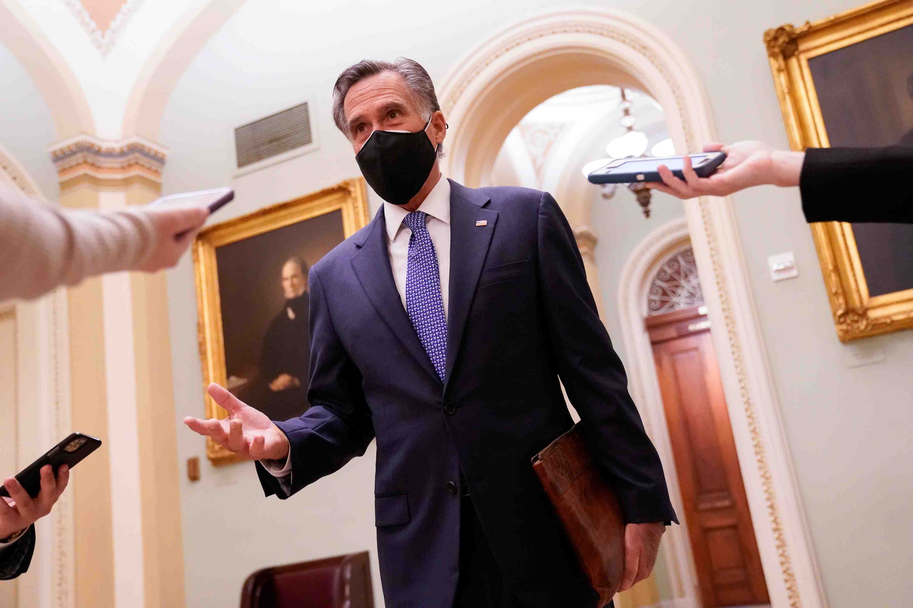 Usa: le senateur romney deplore le piratage de donnees gouvernementales