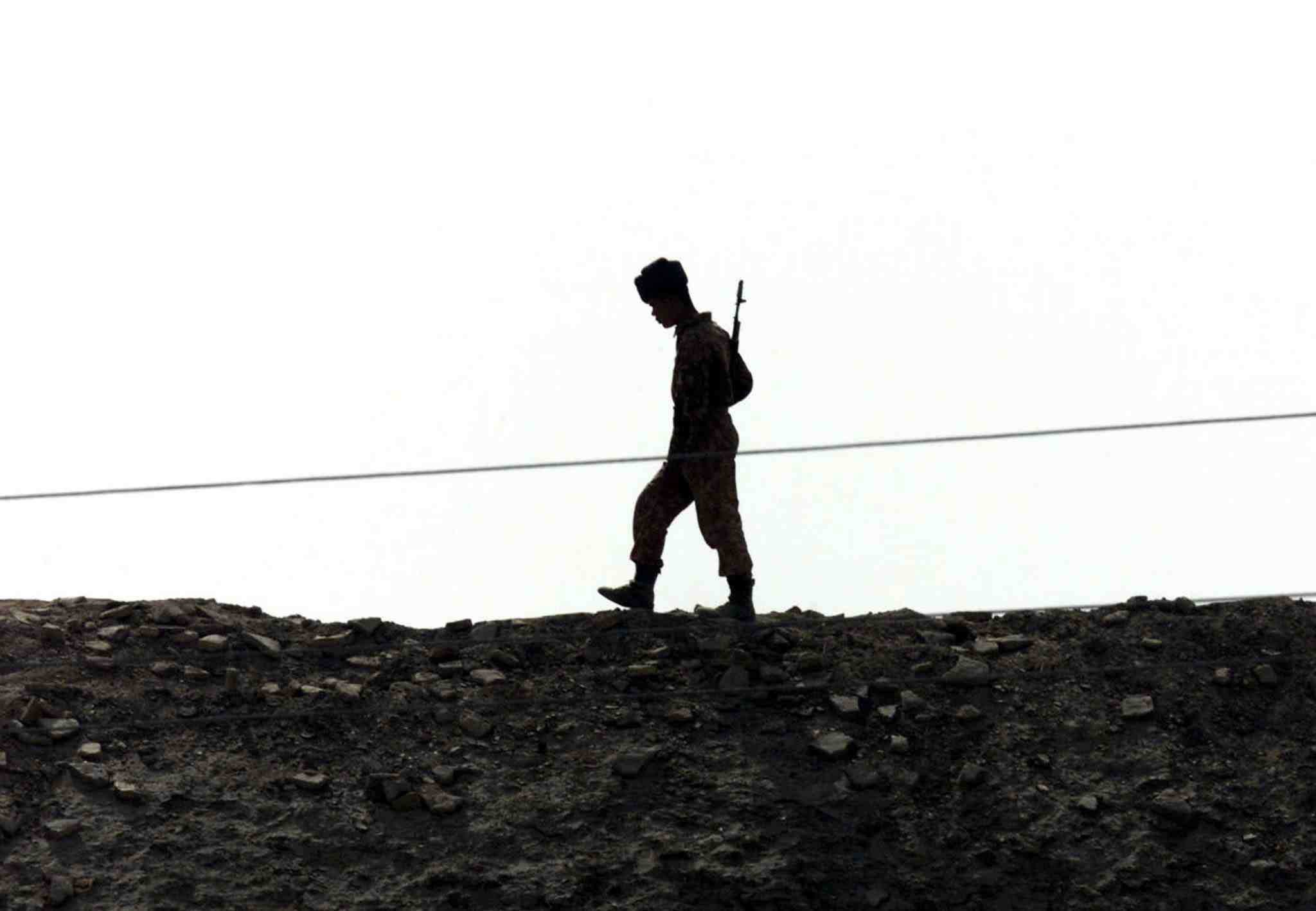 Russie et ouzbekistan lancent des manoeuvres a la frontiere afghane