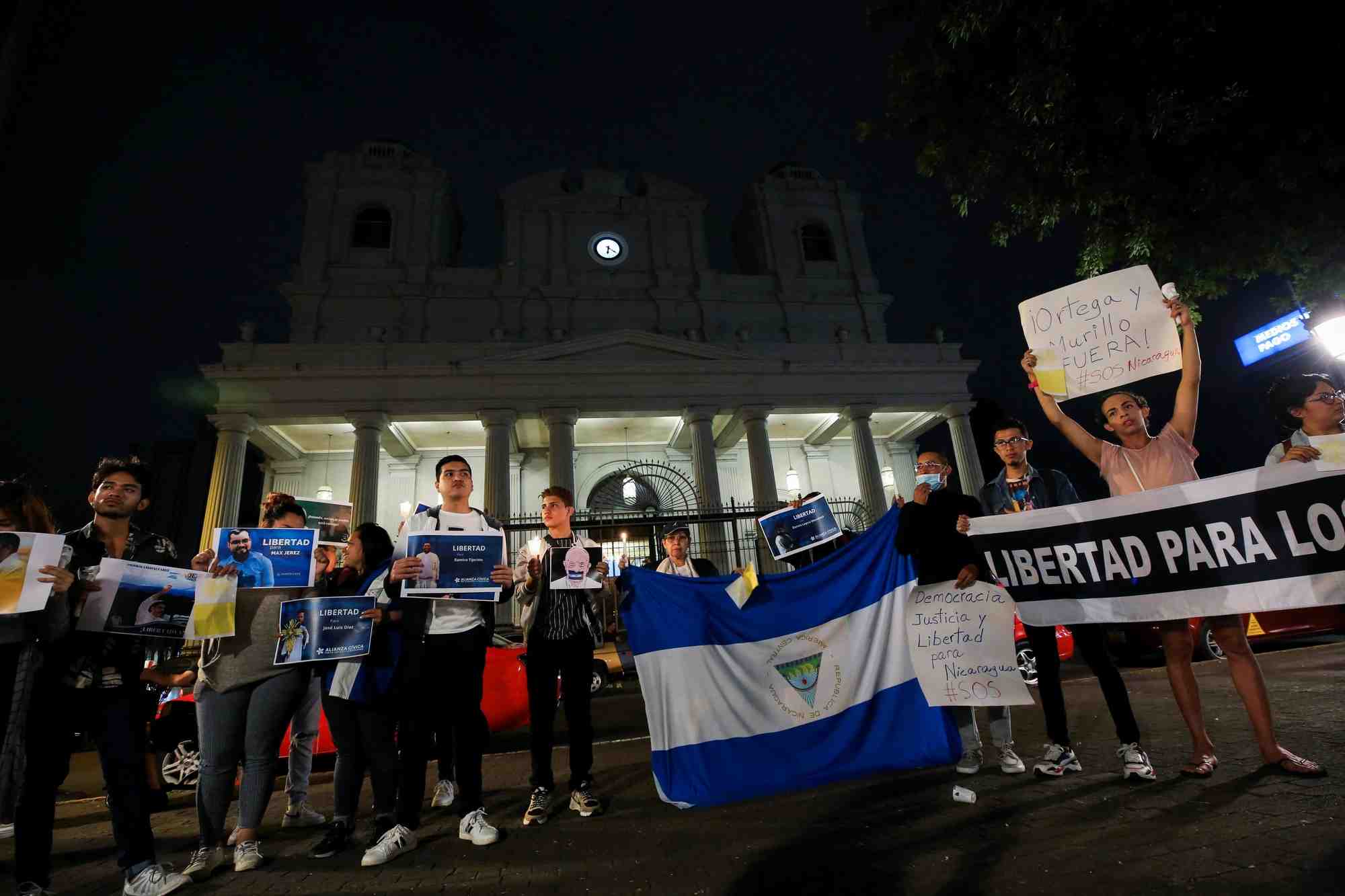 Le pape appelle a un dialogue "ouvert et sincere" au nicaragua