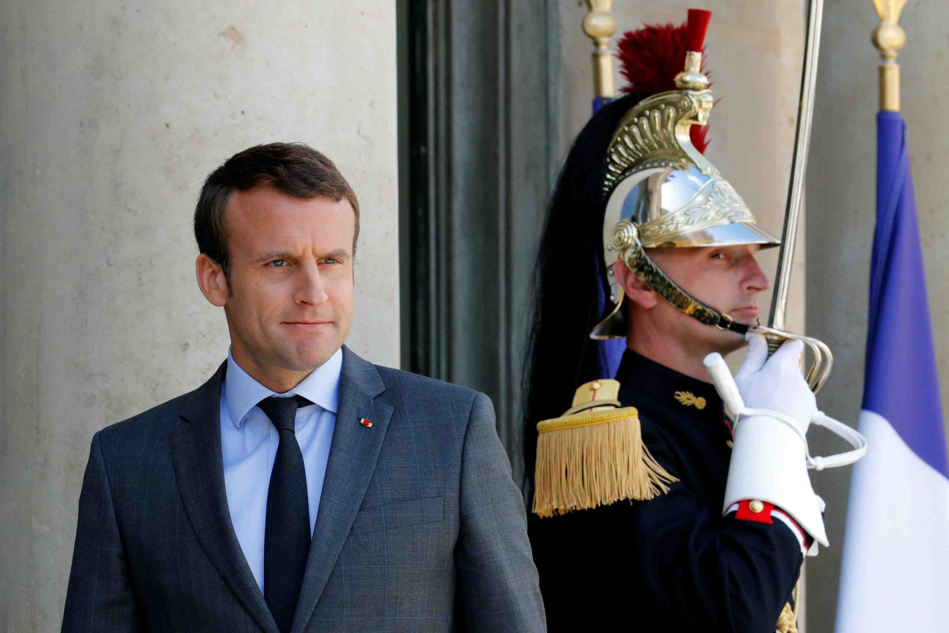 Une majorite absolue semble promise a emmanuel macron
