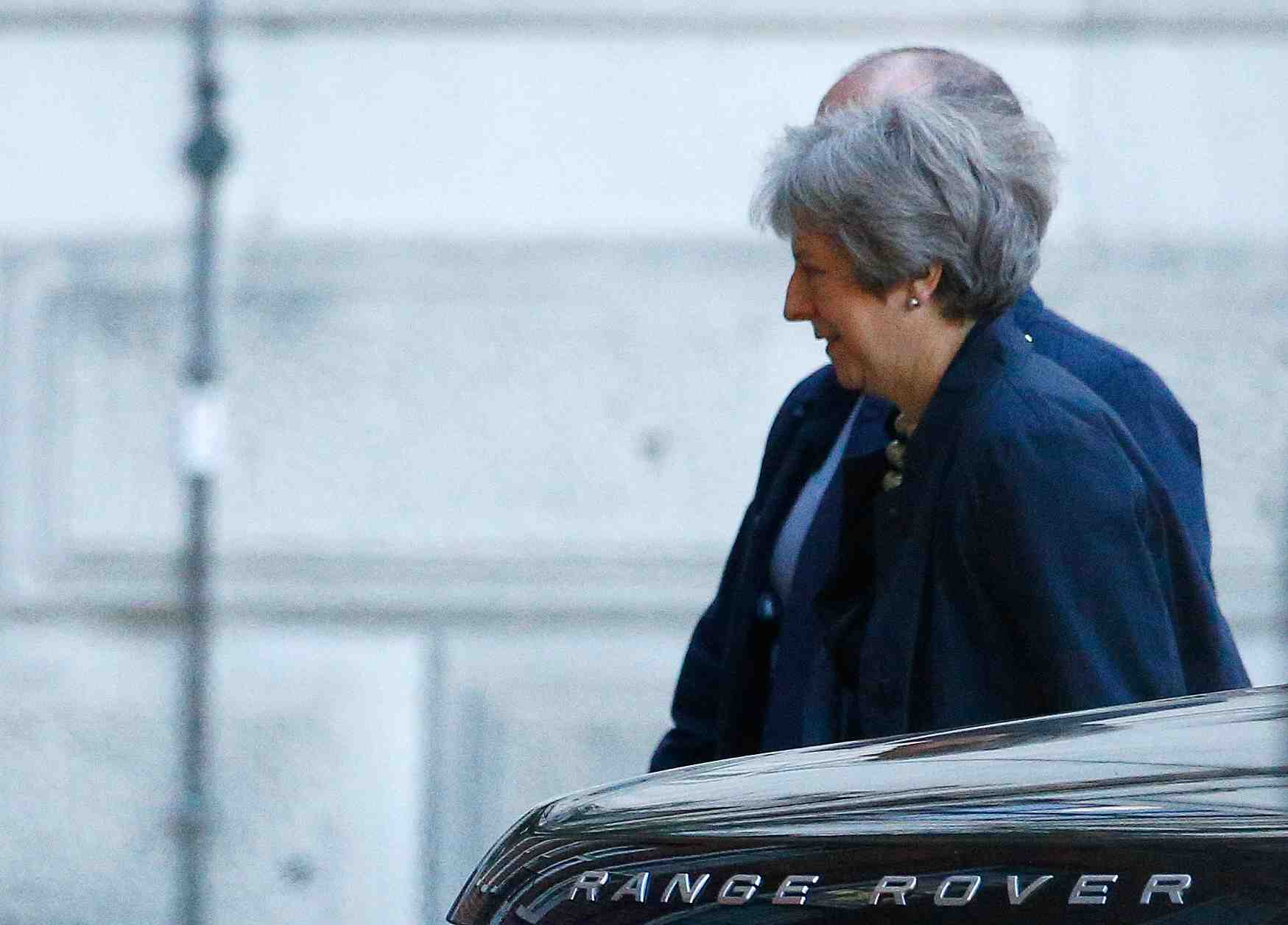 Londres pourrait avoir besoin d'une periode de transition prolongee, dit may