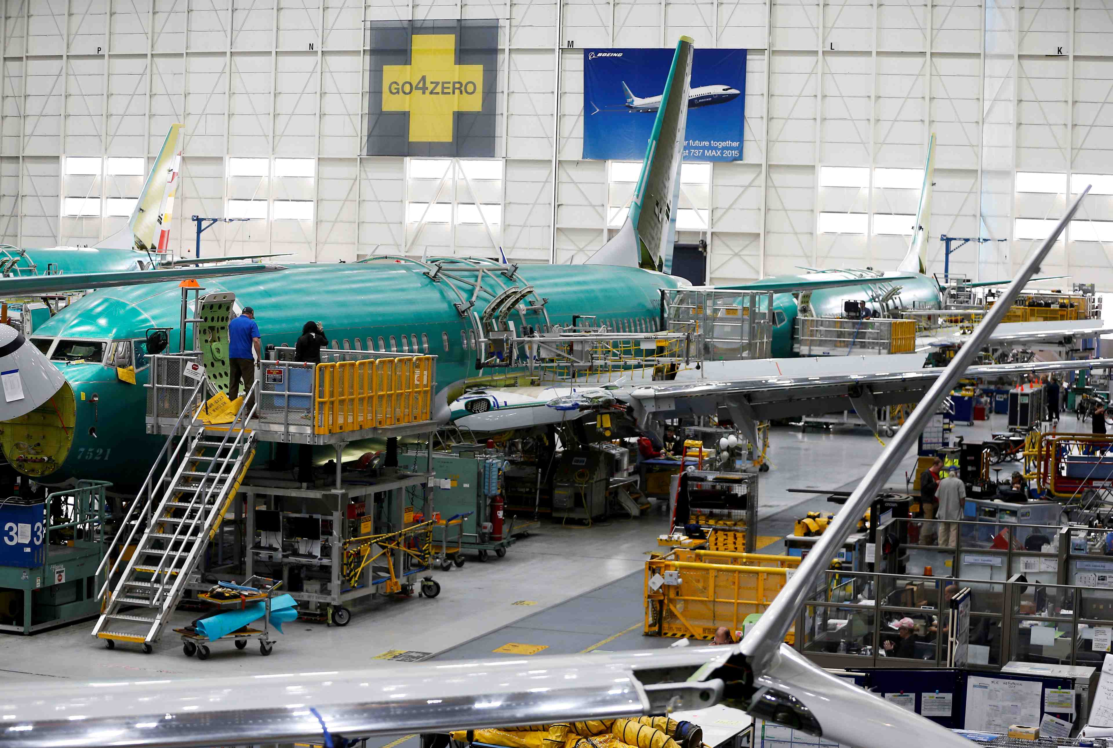 Boeing a livre 239 appareils au 1er semestre, contre 389 pour airbus