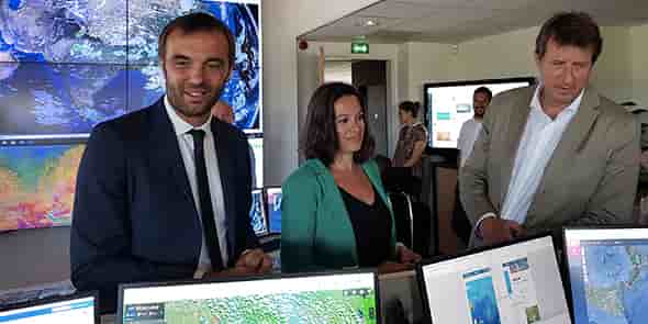 Michael Delafosse et Coralie Mantion, candidats de la liste "Montpellier unie", et Yannick Jadot, député européen EELV, étaient en visite chez Predict Services à Montpellier le 24 juin 2020.