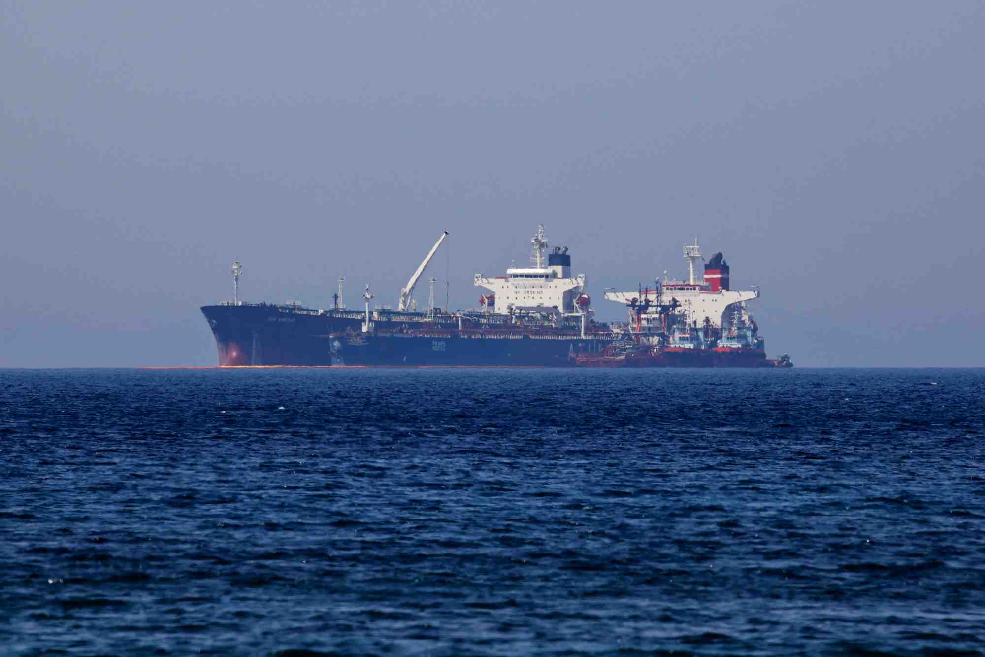 La cargaison de petrole iranien saisie par la grece en avril va etre restituee, selon l'agence de presse mehr