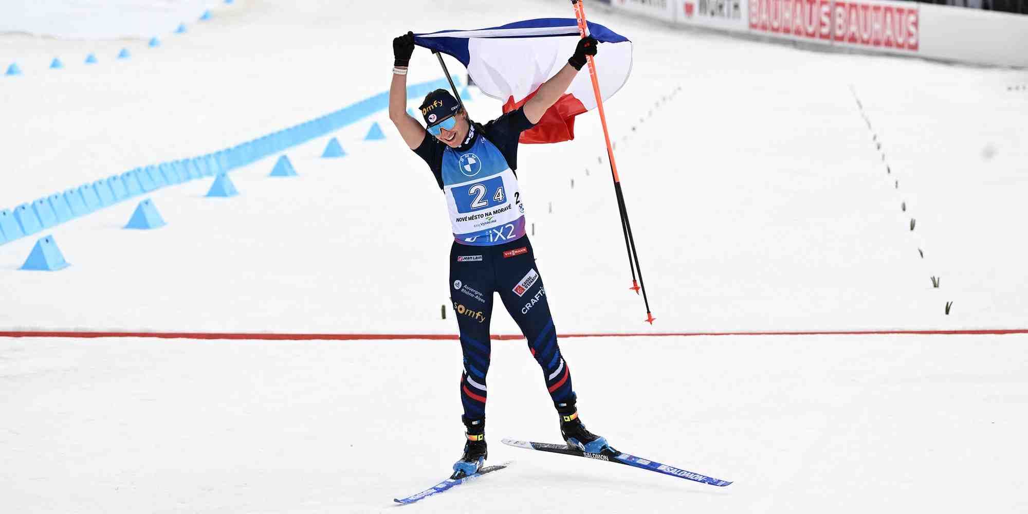 Julia Simon a conclu le relais féminin, victorieux hier pour la première fois de son histoire, à Nove Mesto (République tchèque). Le relais masculin a décroché le bronze.