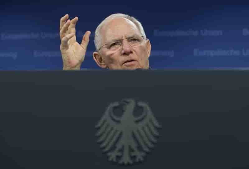 Schauble continue de defendre l'idee d'un "grexit" temporaire