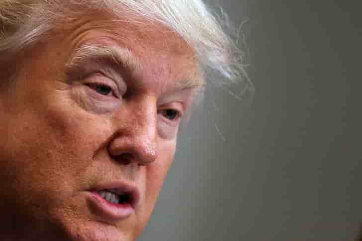 Trump lance un "avertissement" a l'iran apres le tir de missile