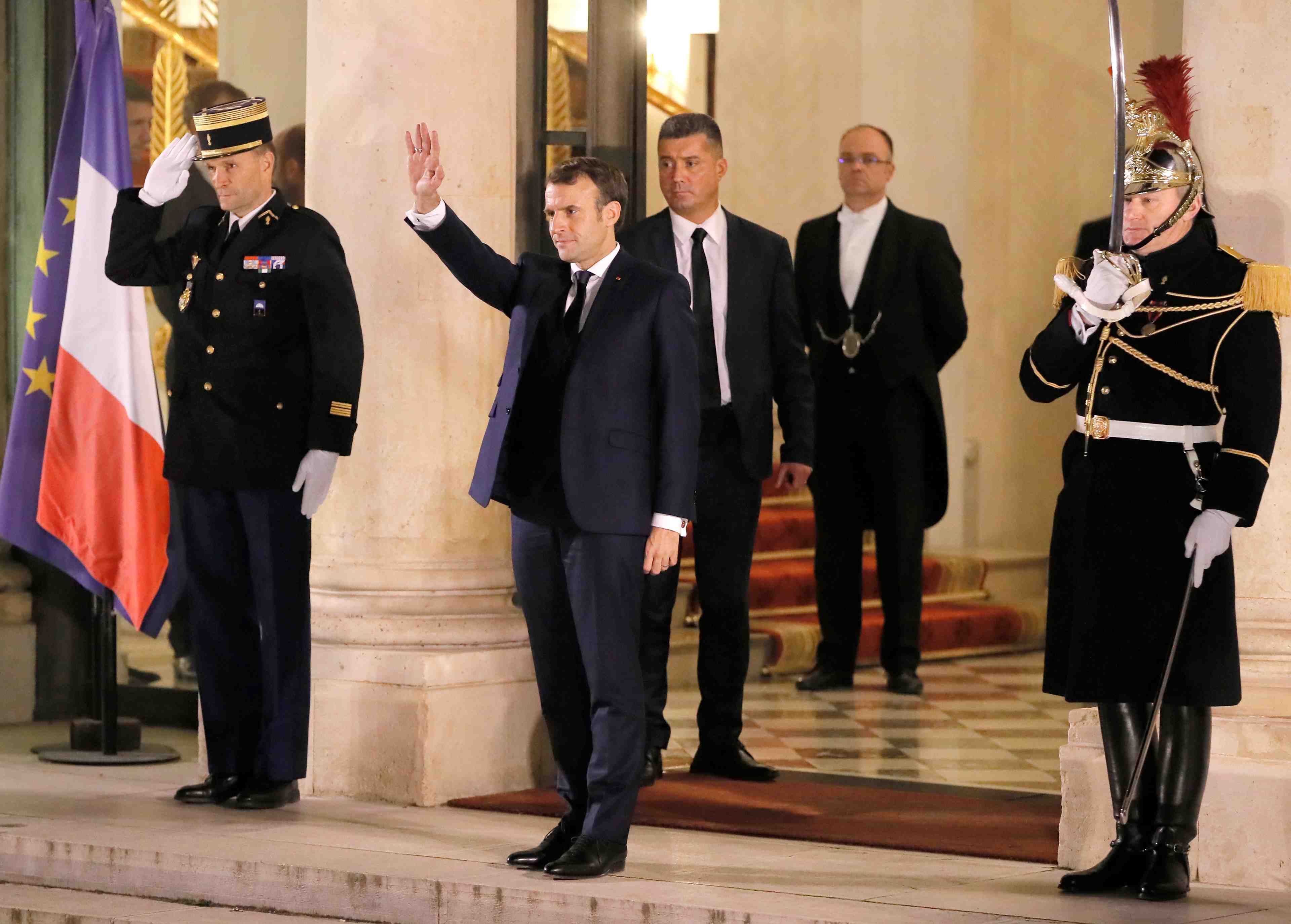 Macron reclame la liberation immediate des chercheurs francais detenus en iran