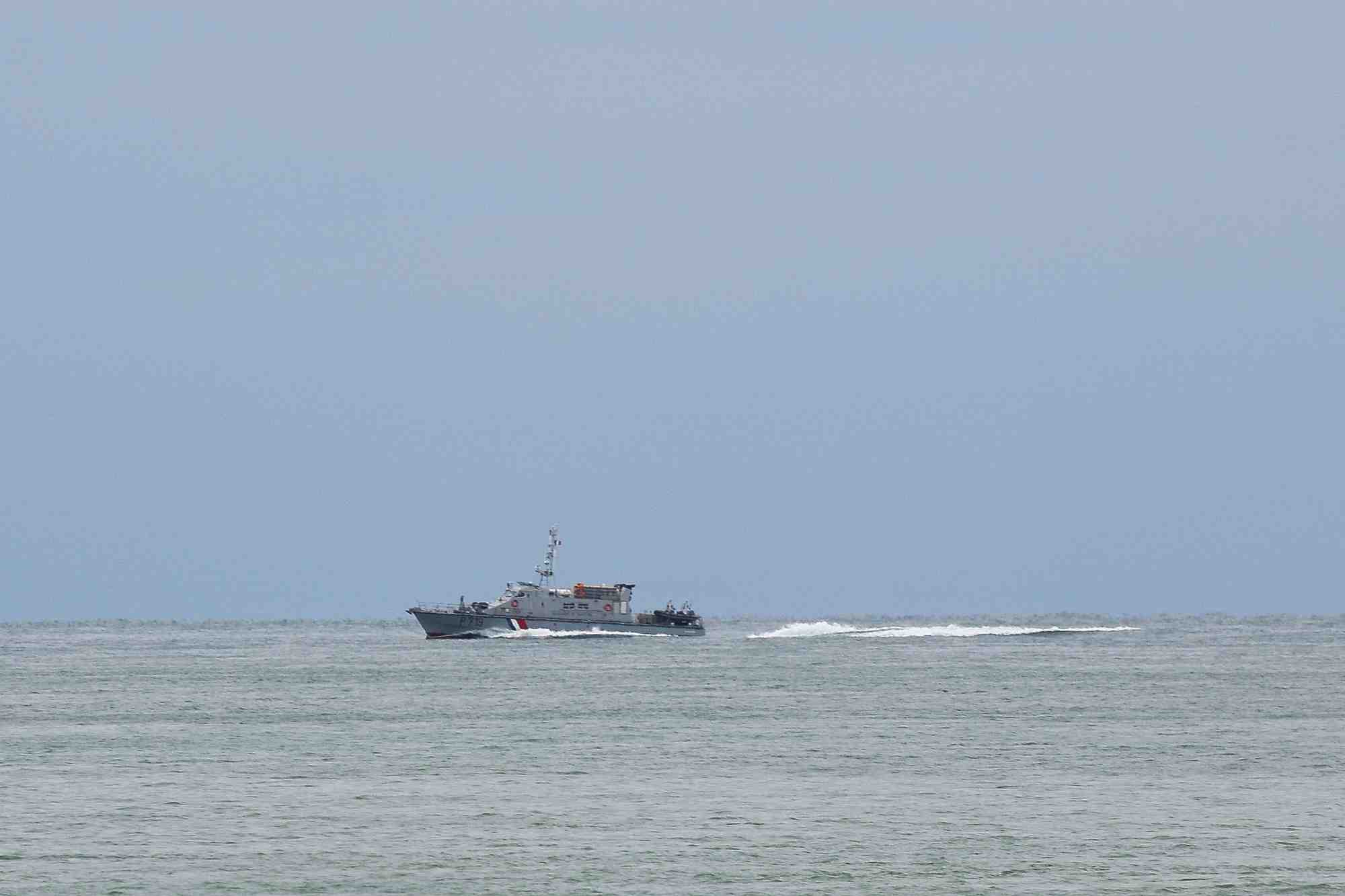 Un bateau de sauvetage est vu a audresselles