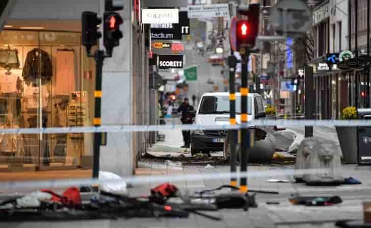Quatre morts dans une attaque au camion a stockholm