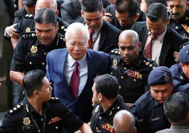 Inculpation de l'ancien premier ministre malaisien najib razak