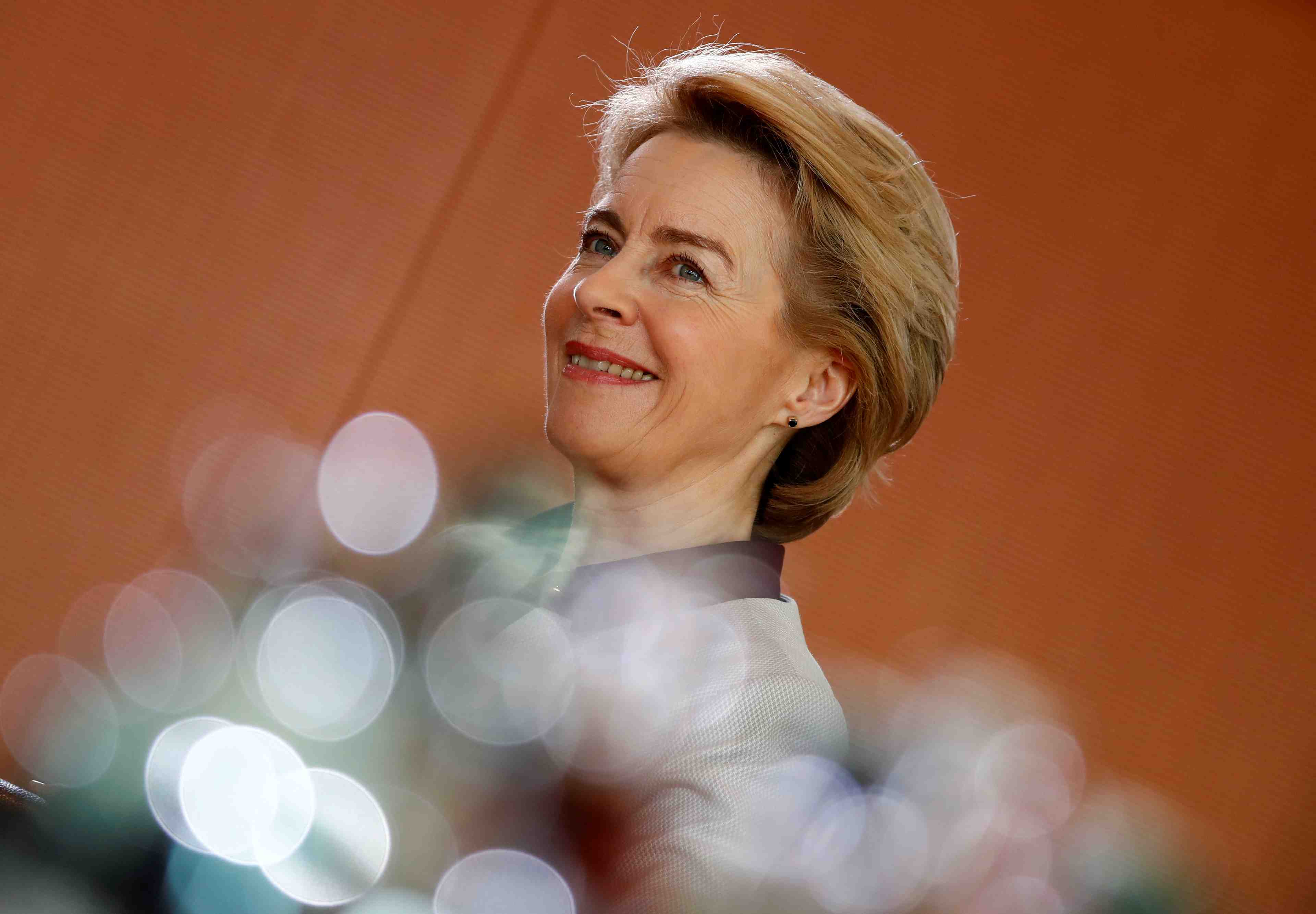 Ue: le conseil choisit von der leyen, michel, borrell et lagarde
