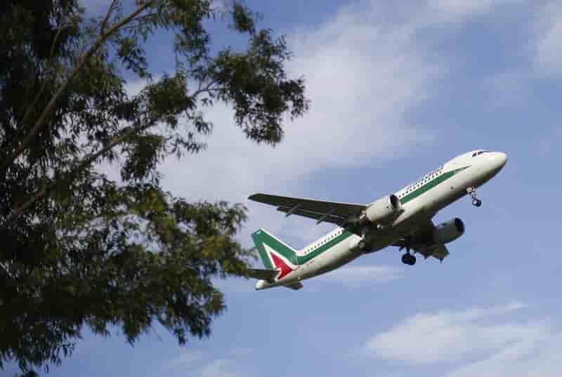 Alitalia et Etihad ont commencé à discuter avec des banques