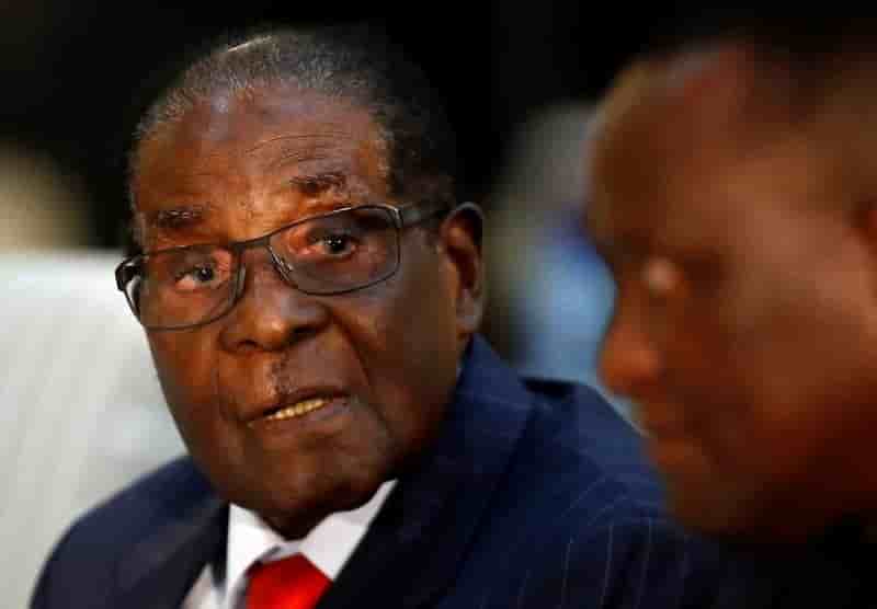 Mediation en cours pour organiser la mise a l'ecart de mugabe