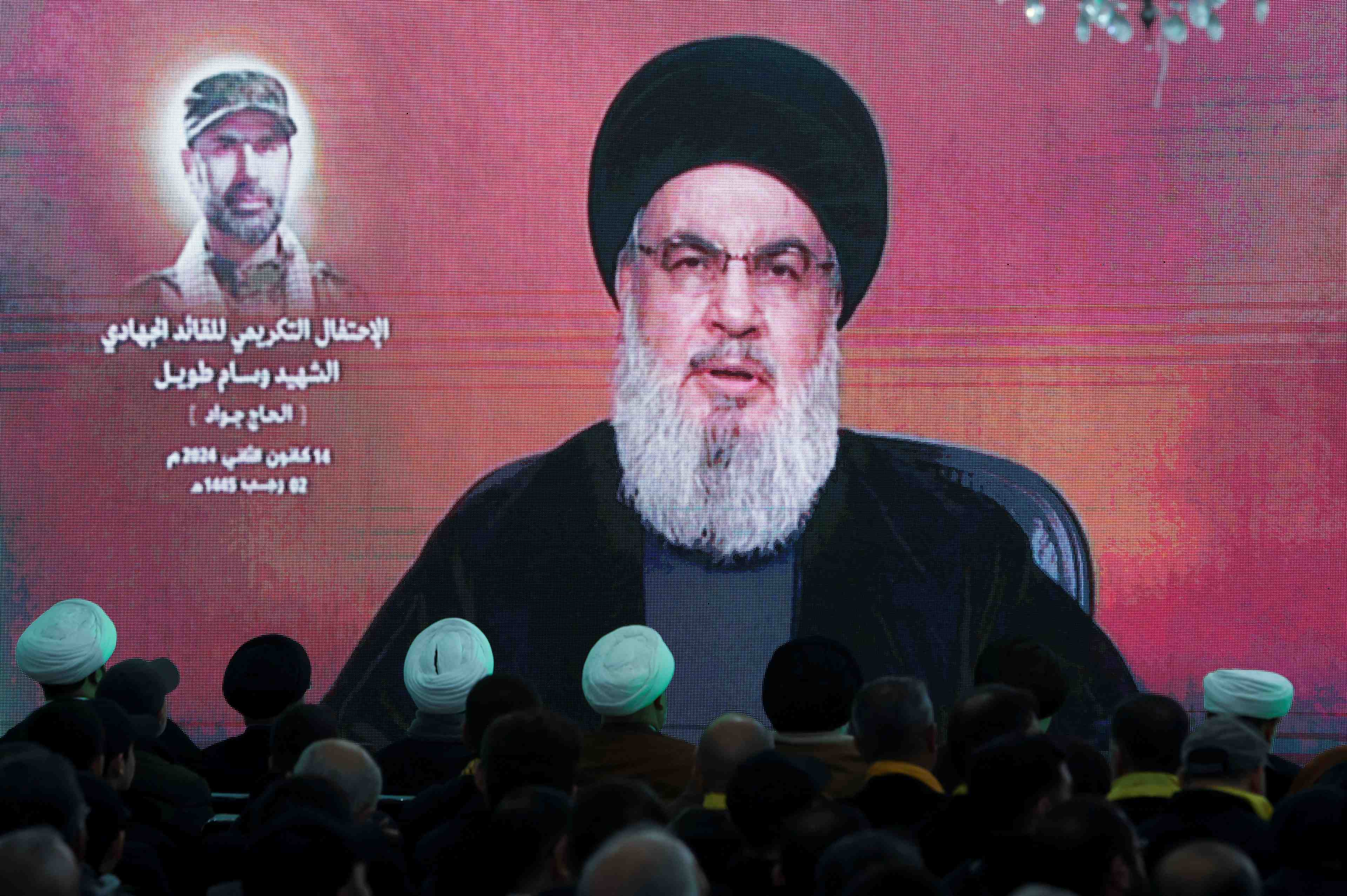 Le chef du hezbollah, sayyed hassan nasrallah, prononce un discours televise lors d'une ceremonie commemorative a khirbet silem, dans le sud du liban