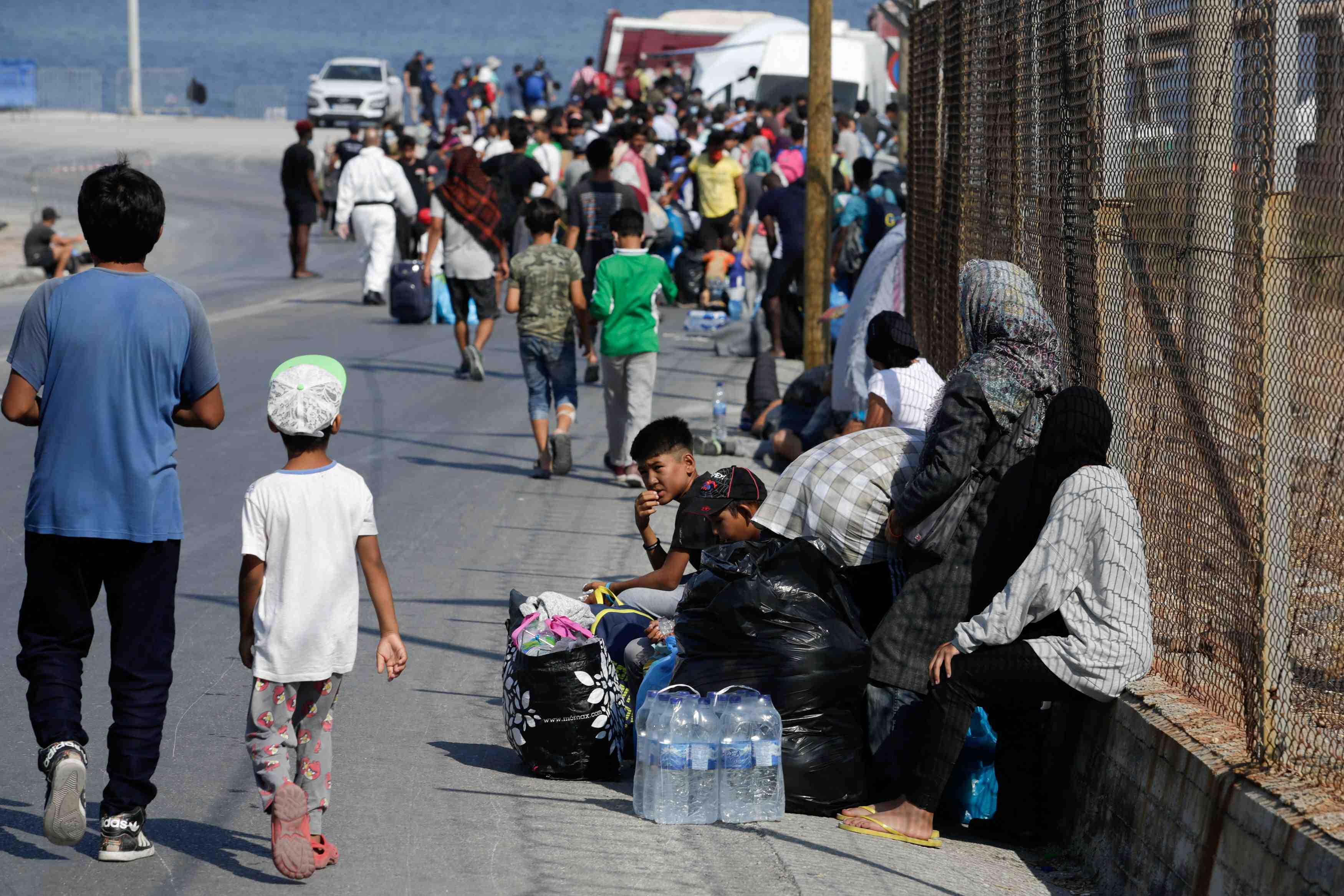 Grece: la police transfere les migrants de lesbos apres l'incendie du camp de moria