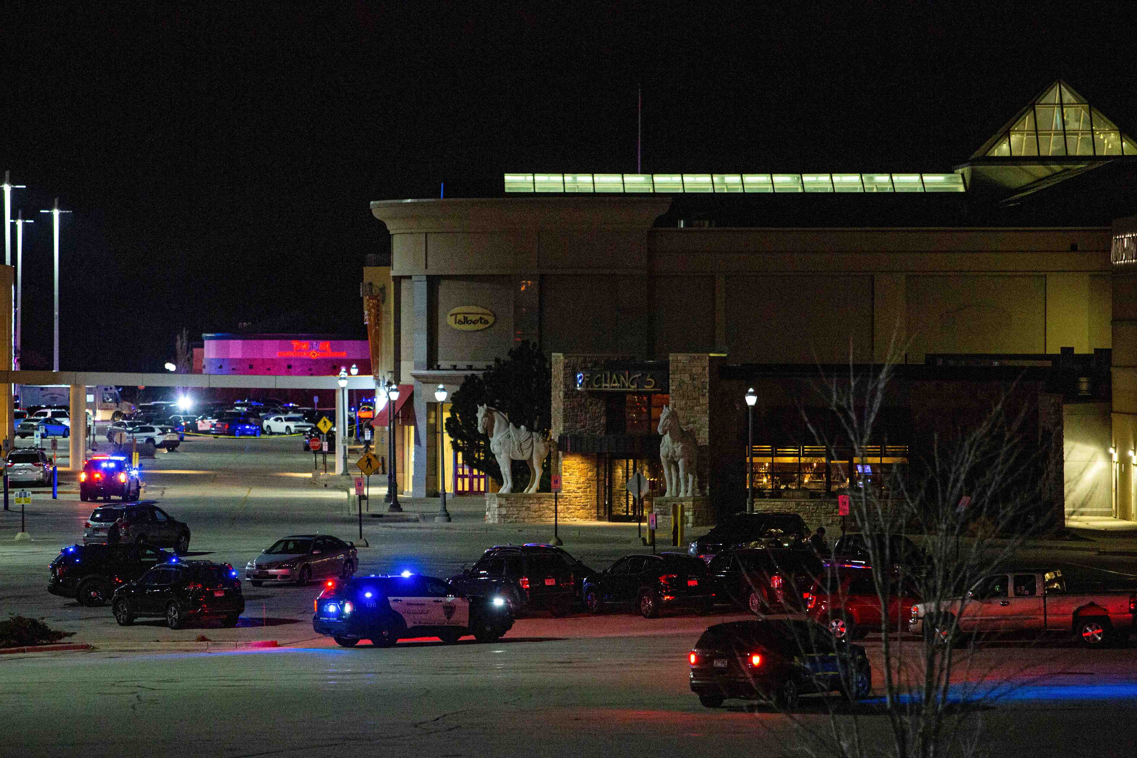 Des blesses apres un fusillade dans le wisconsin, le suspect est en fuite