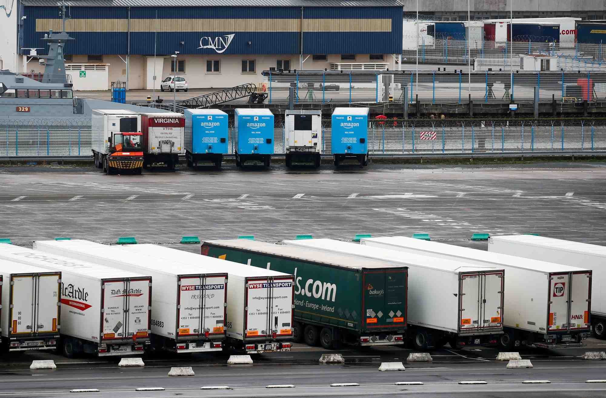 Les camions, bus et cars génèrent plus de 6% des émissions de gaz à effet de serre de l'UE, un quart des émissions du transport routier (Photo d'illustration).