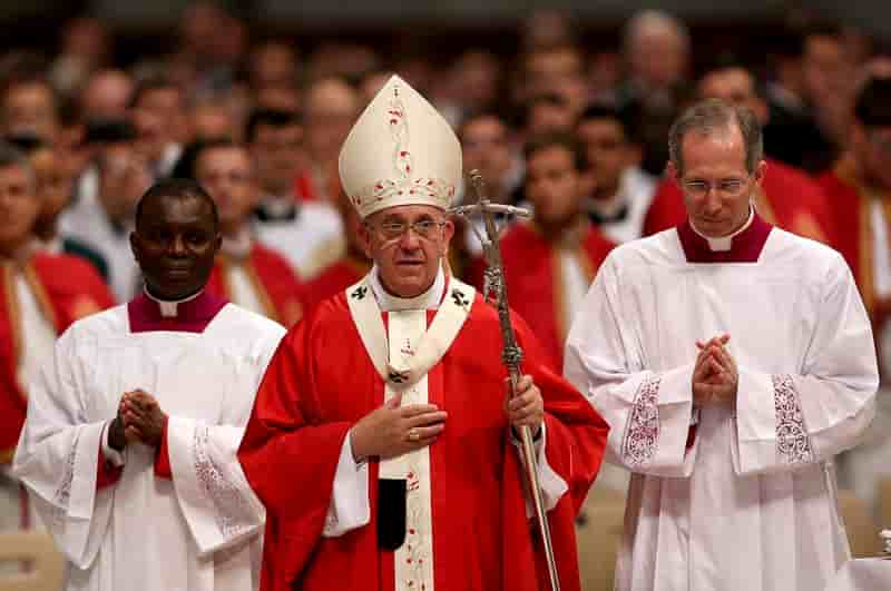 Le pape célèbre une messe deux jours après une "indisposition"