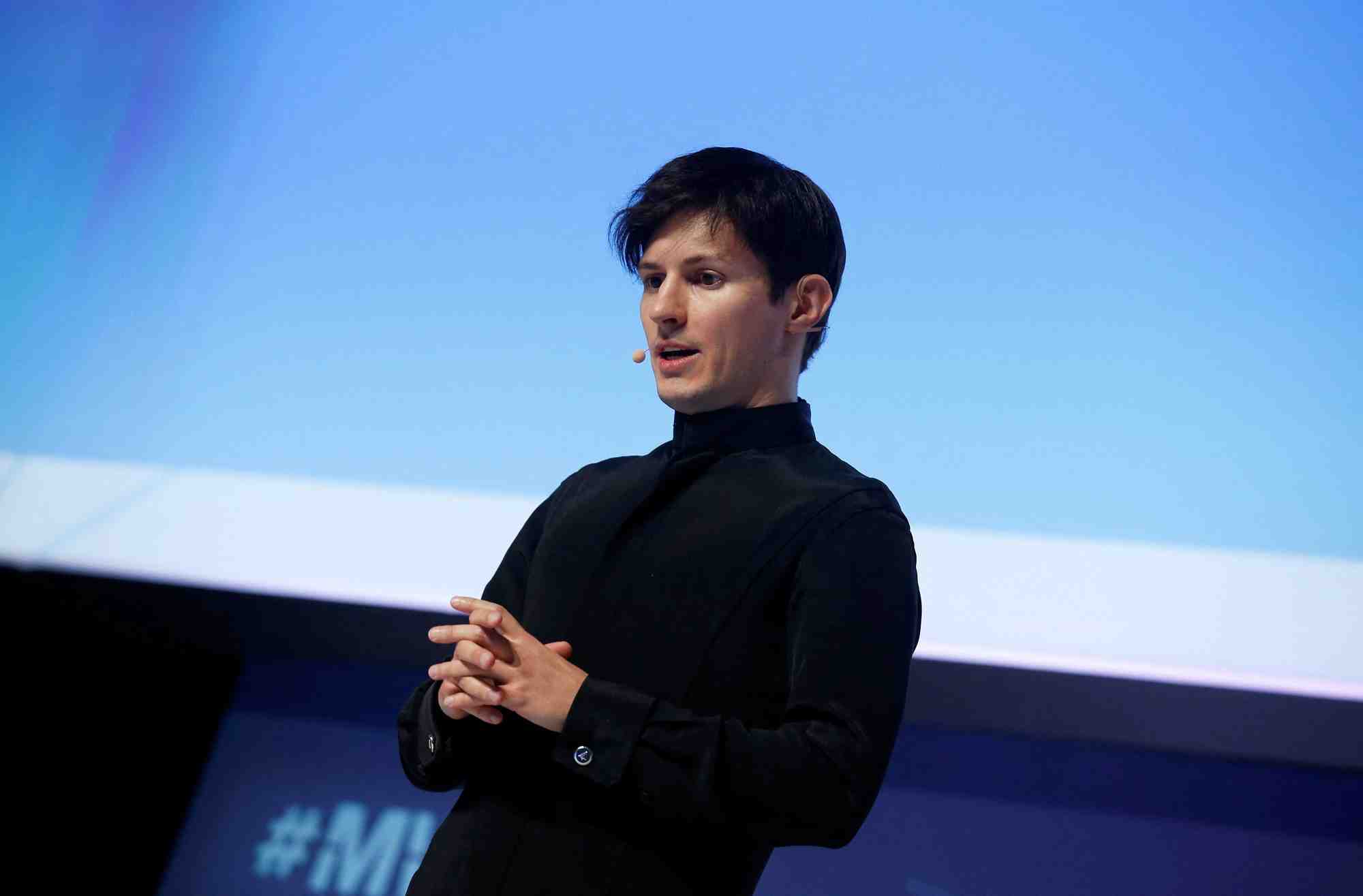 Le fondateur et pdg de telegram pavel durov prononce un discours lors du mobile world congress a barcelone
