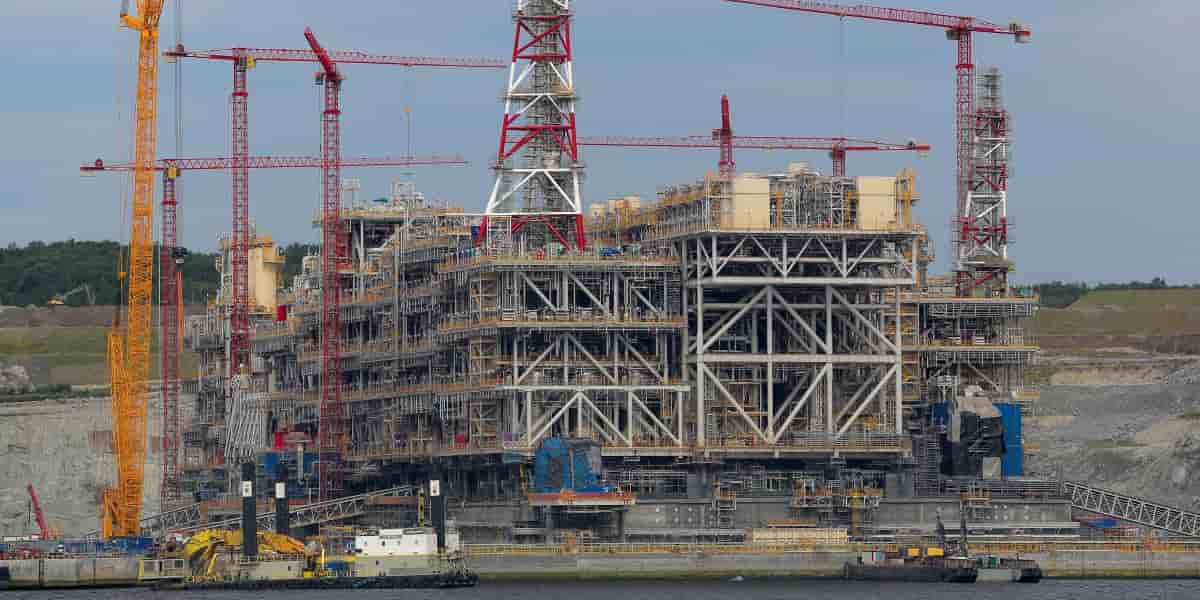 L’usine Arctic LNG 2 en construction en juillet 2022.