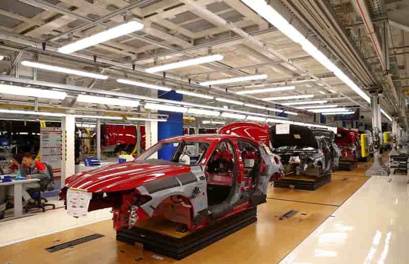 Production manufacturiere americaine en repli en mai
