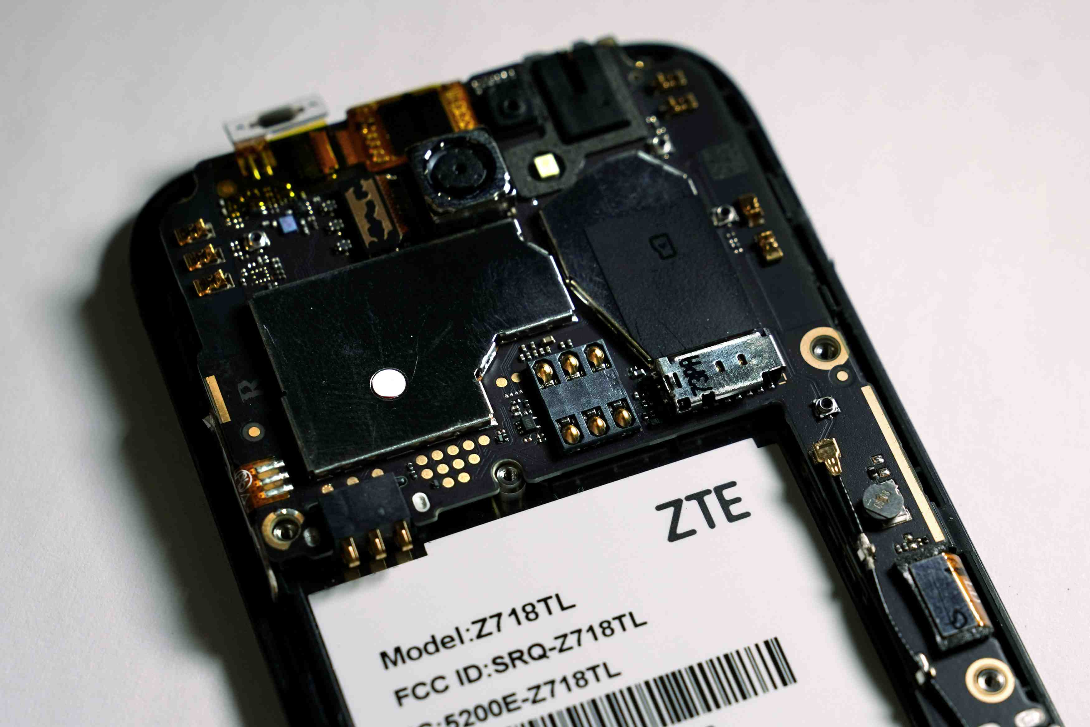 Zte fustige les sanctions de washington a son encontre