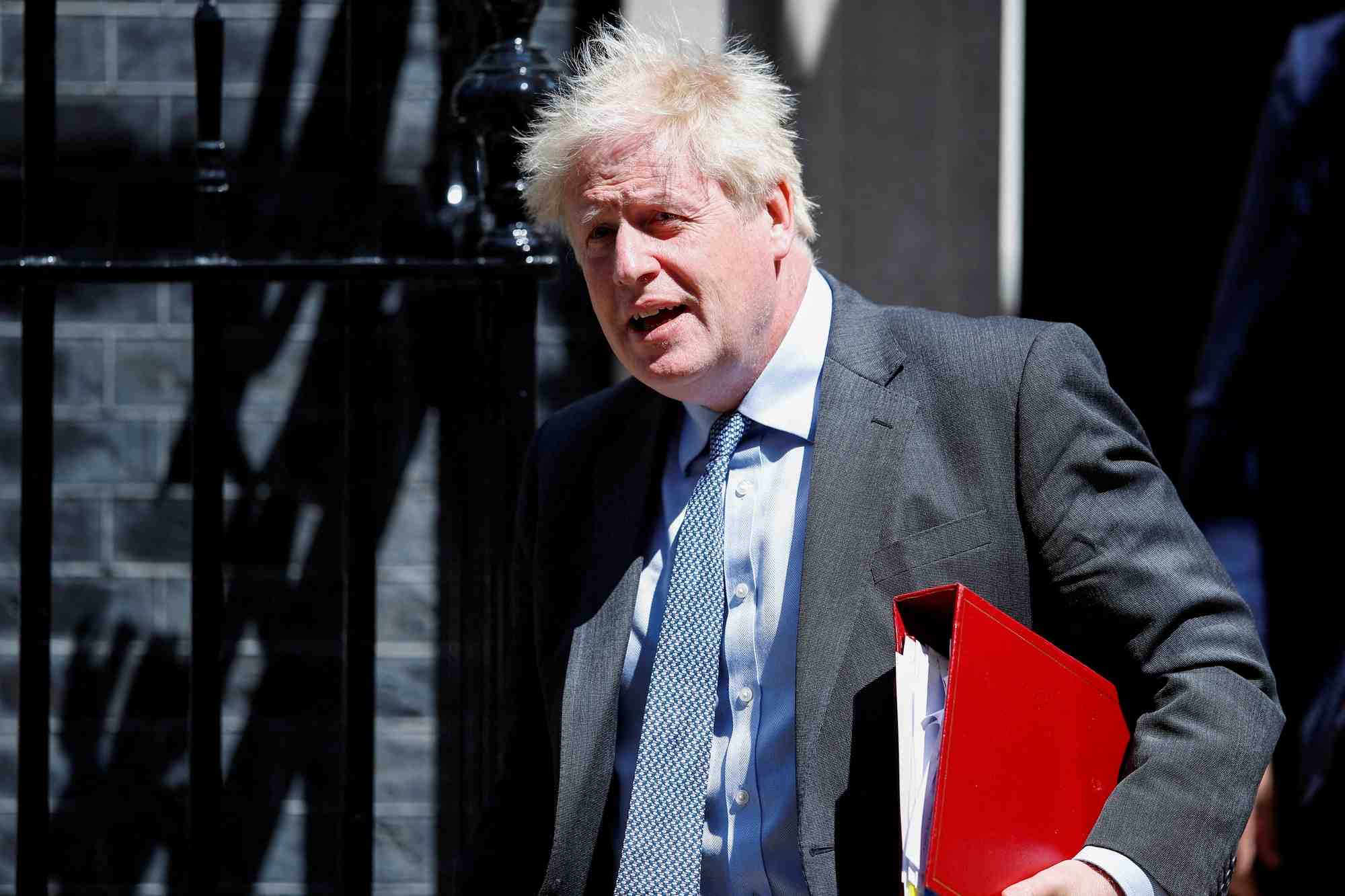 Gb: revers pour johnson avec la demission du tsar de l'ethique du gouvernement