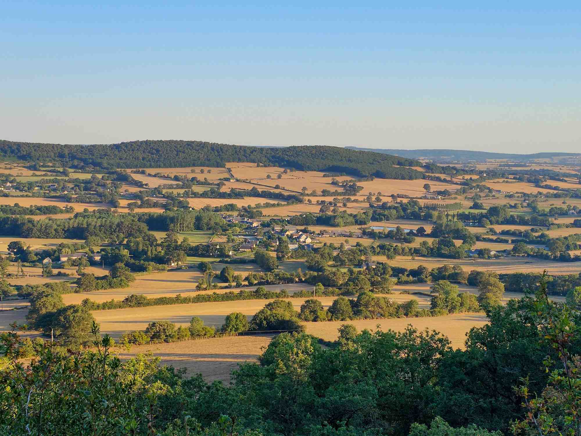 Le département de la Mayenne (308.000 habitants) entend devenir le premier département bas carbone de France pour attirer de nouveaux habitants.