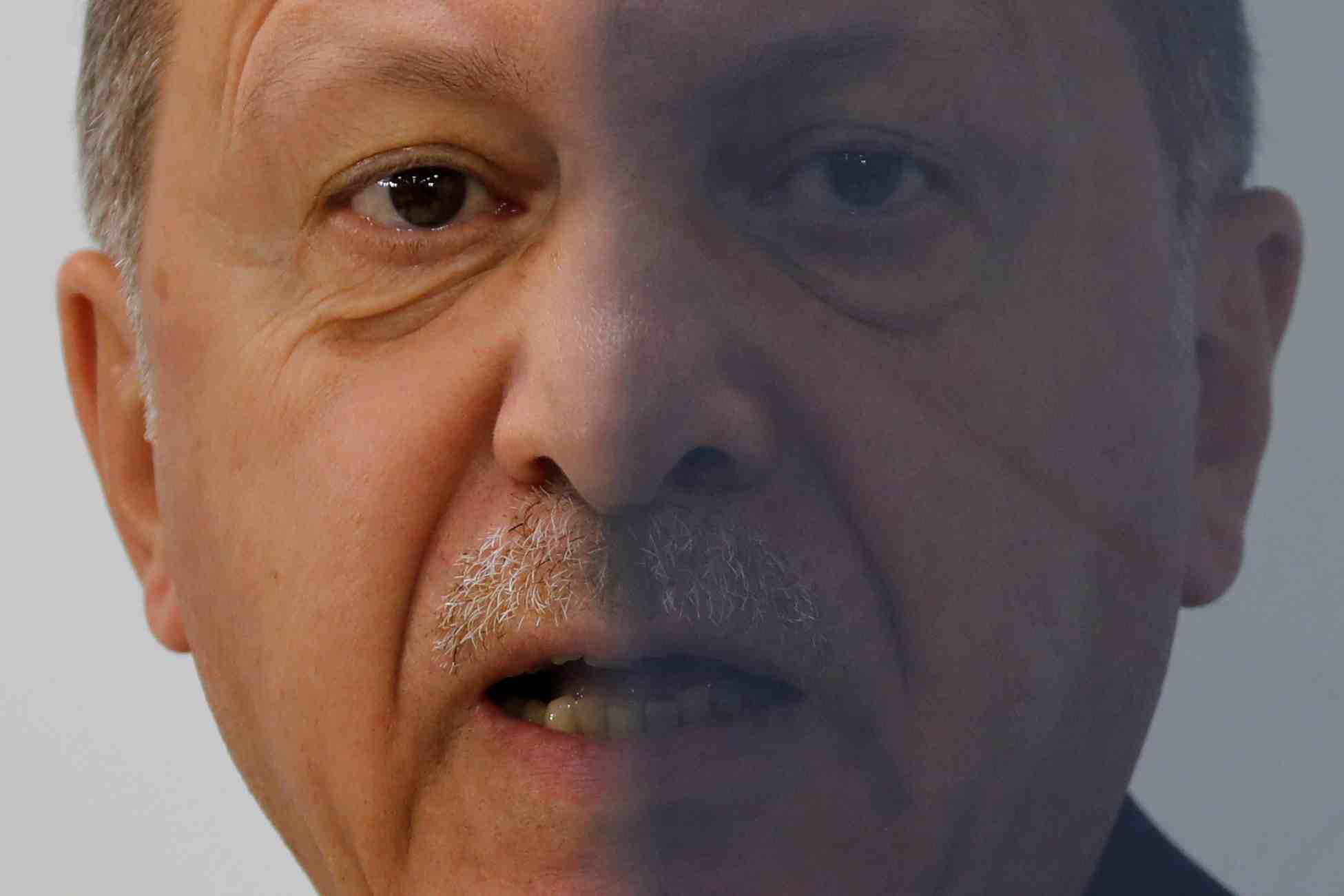 Erdogan menace l'otan avant de s'envoler pour londres