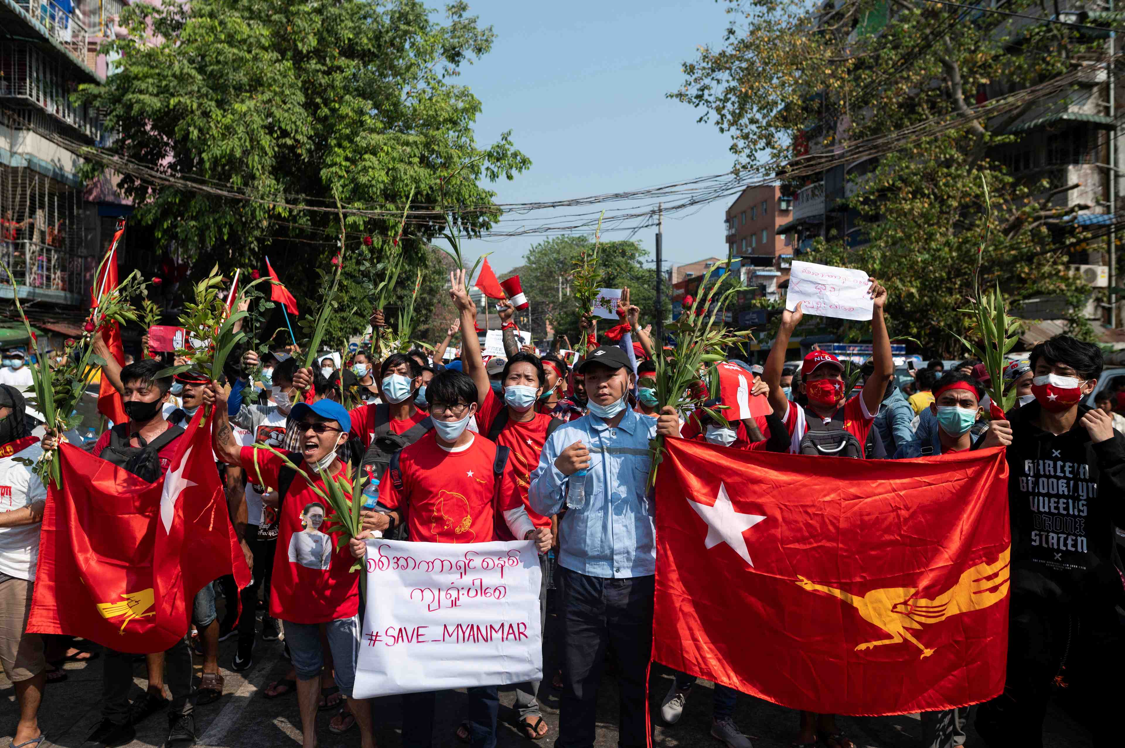 Nouvelles manifestations contre le coup d'etat en birmanie