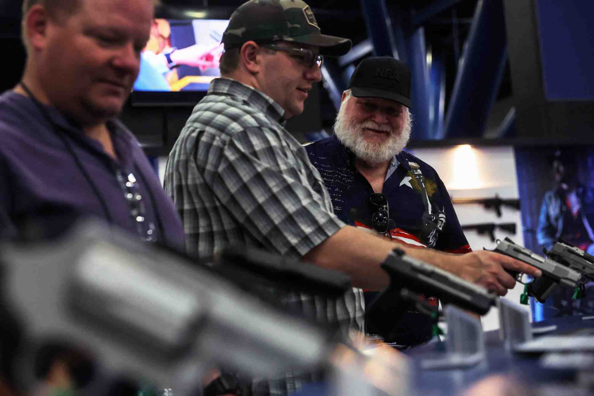 La nra, le lobby pro-armes, renouvelle sa confiance a son leader