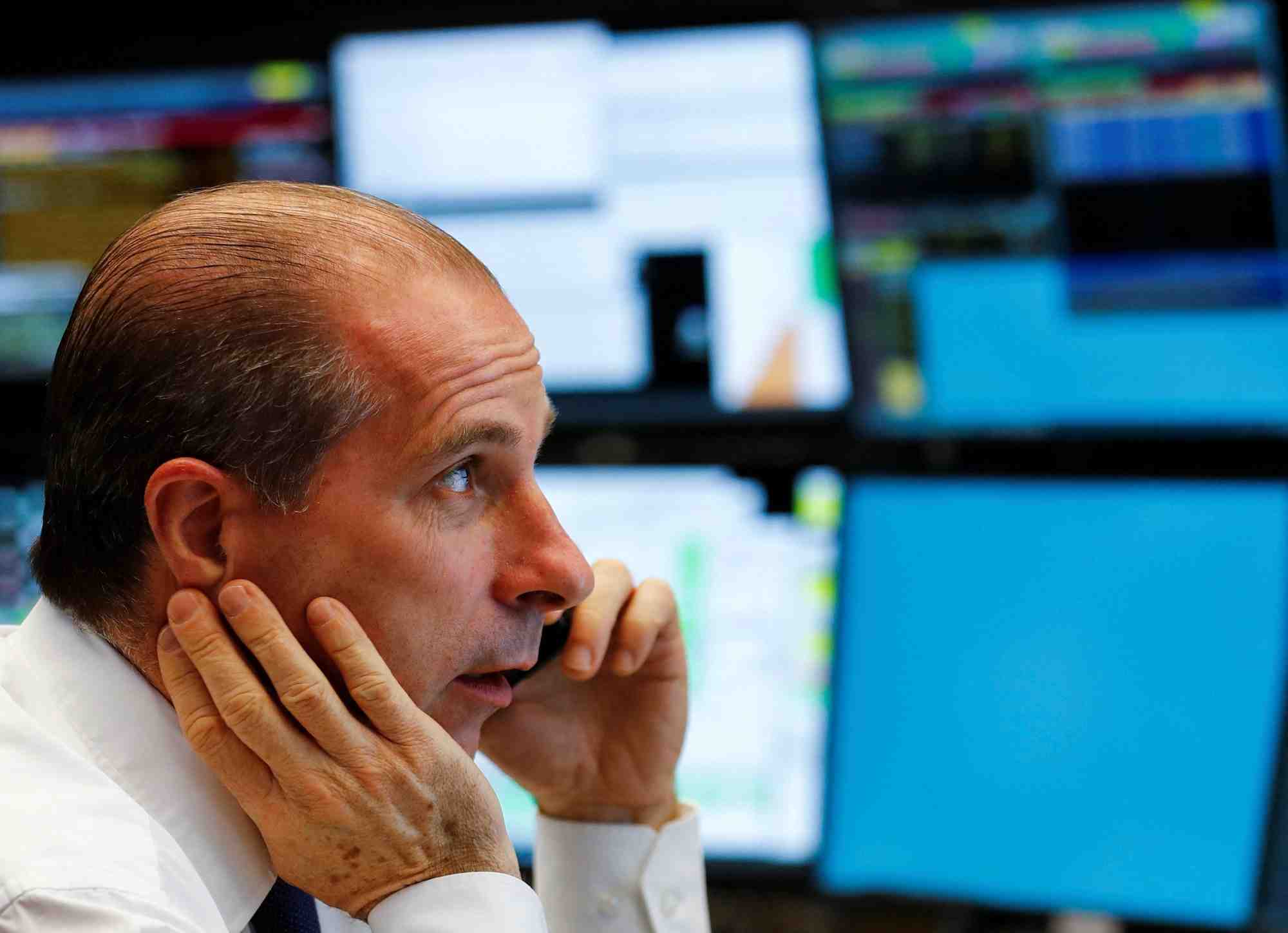 Un trader a la bourse de francfort