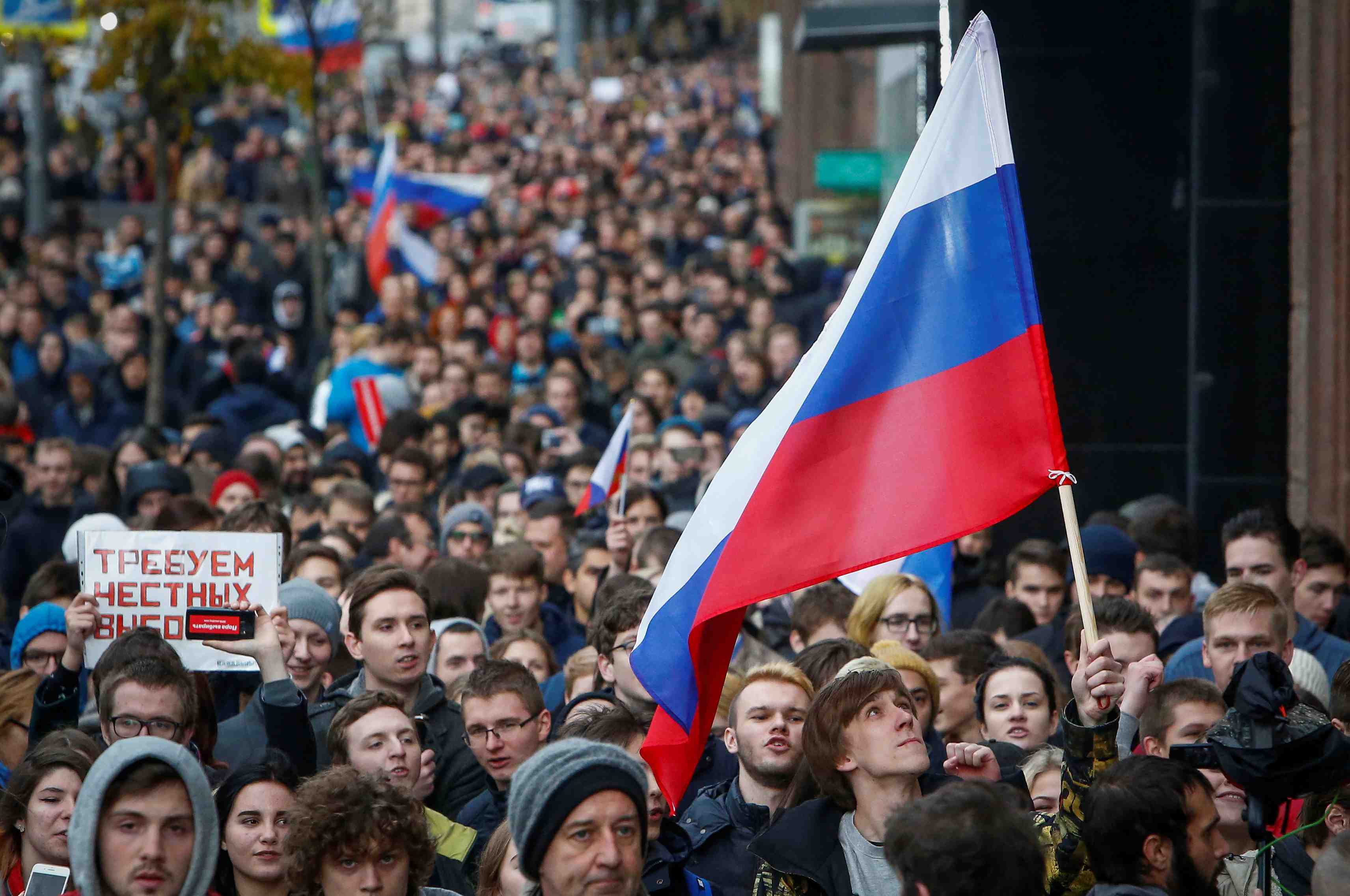 Un millier de partisans de l'opposition manifestent a moscou