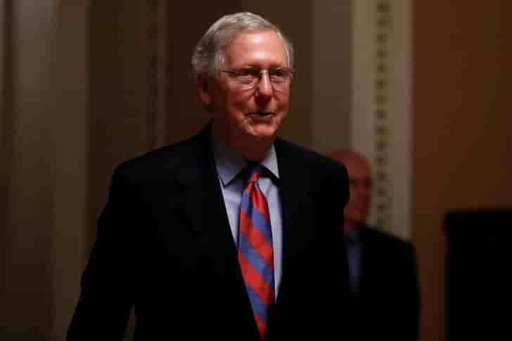 Trump reproche l'echec de l'abrogation de l'obamacare a mcconnell