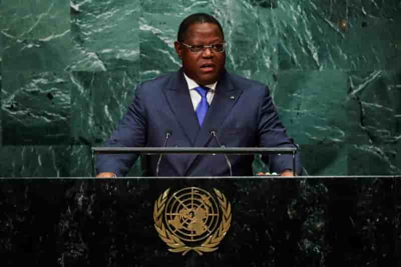 Gabon: le pm forme un nouveau gouvernement apres avoir ete somme de demissionner