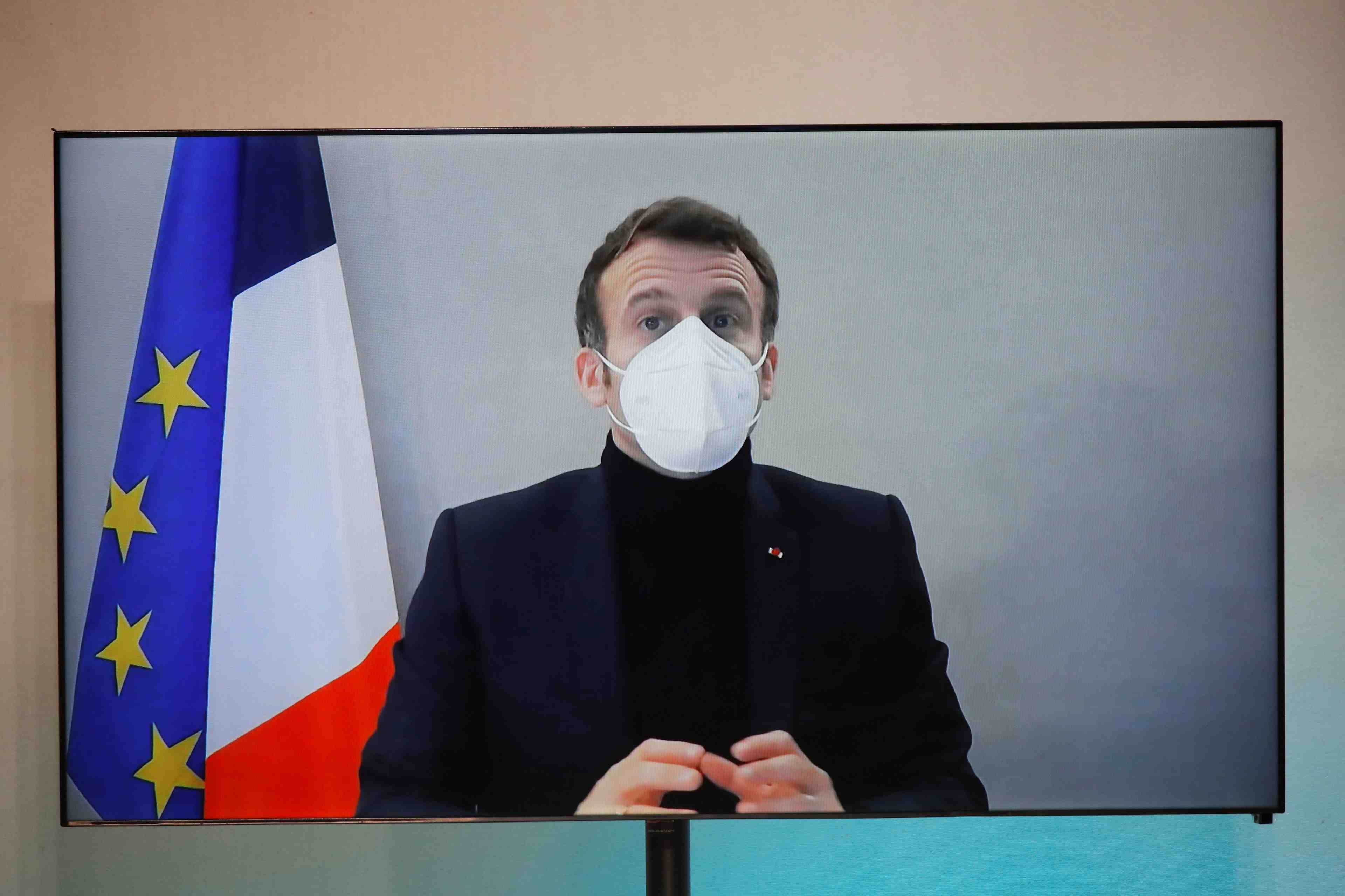 La sante de macron presente des signes d'amelioration, dit l'elysee