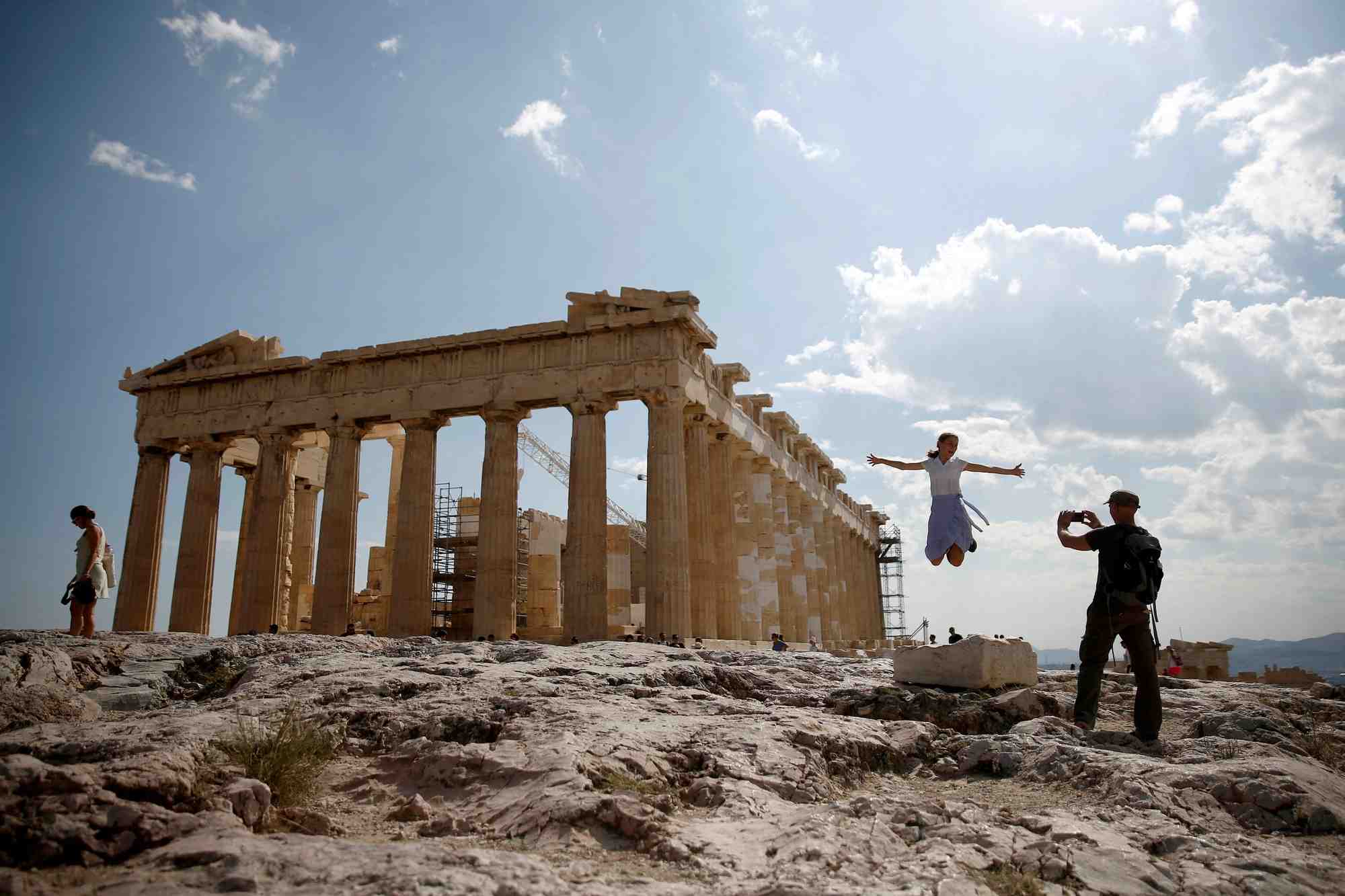Union europeenne: rebond du tourisme en decembre, sans atteindre les niveaux pre-pandemiques, selon eurostat