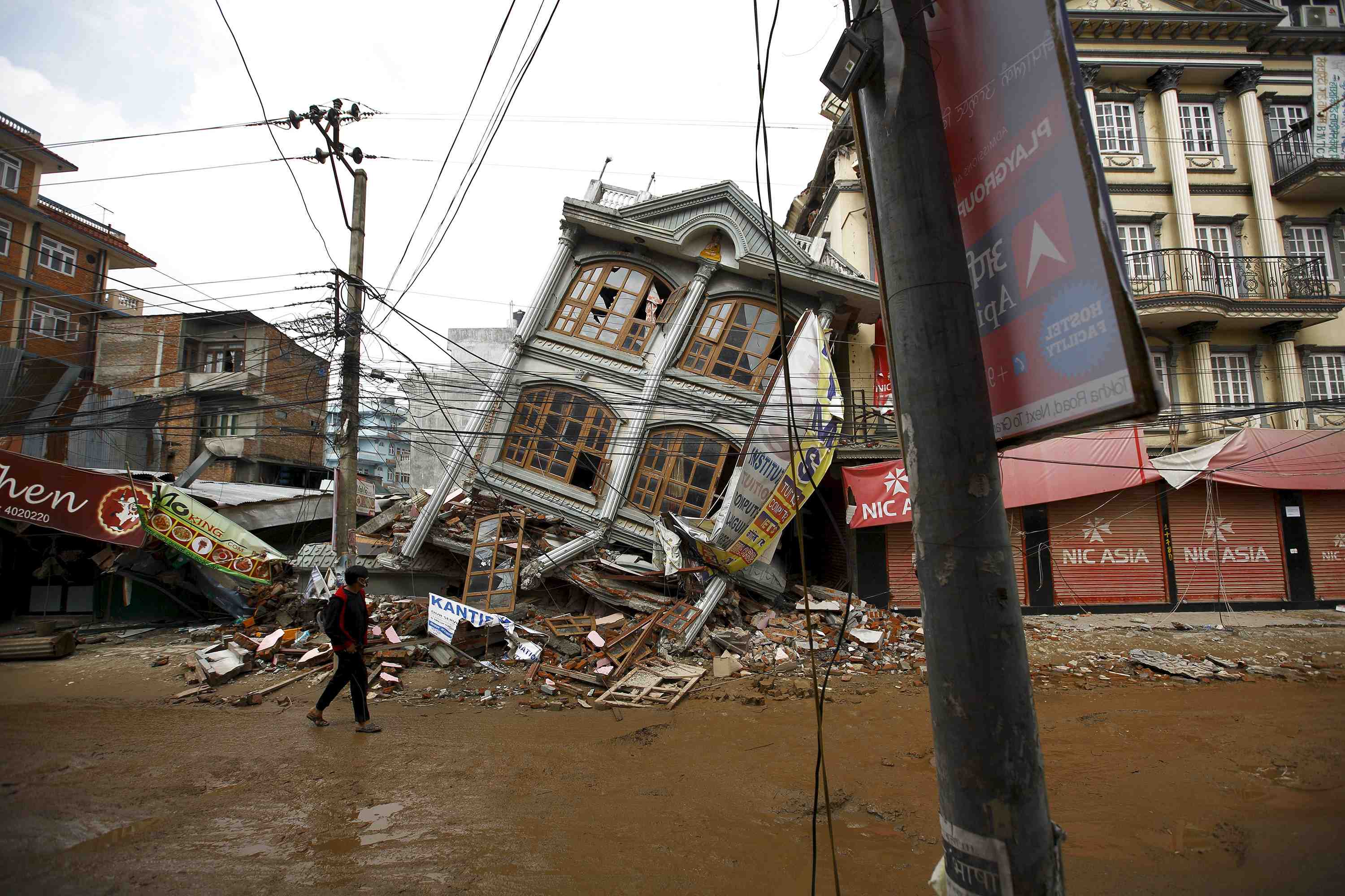 Le seisme au nepal a fait plus de 6.100 morts