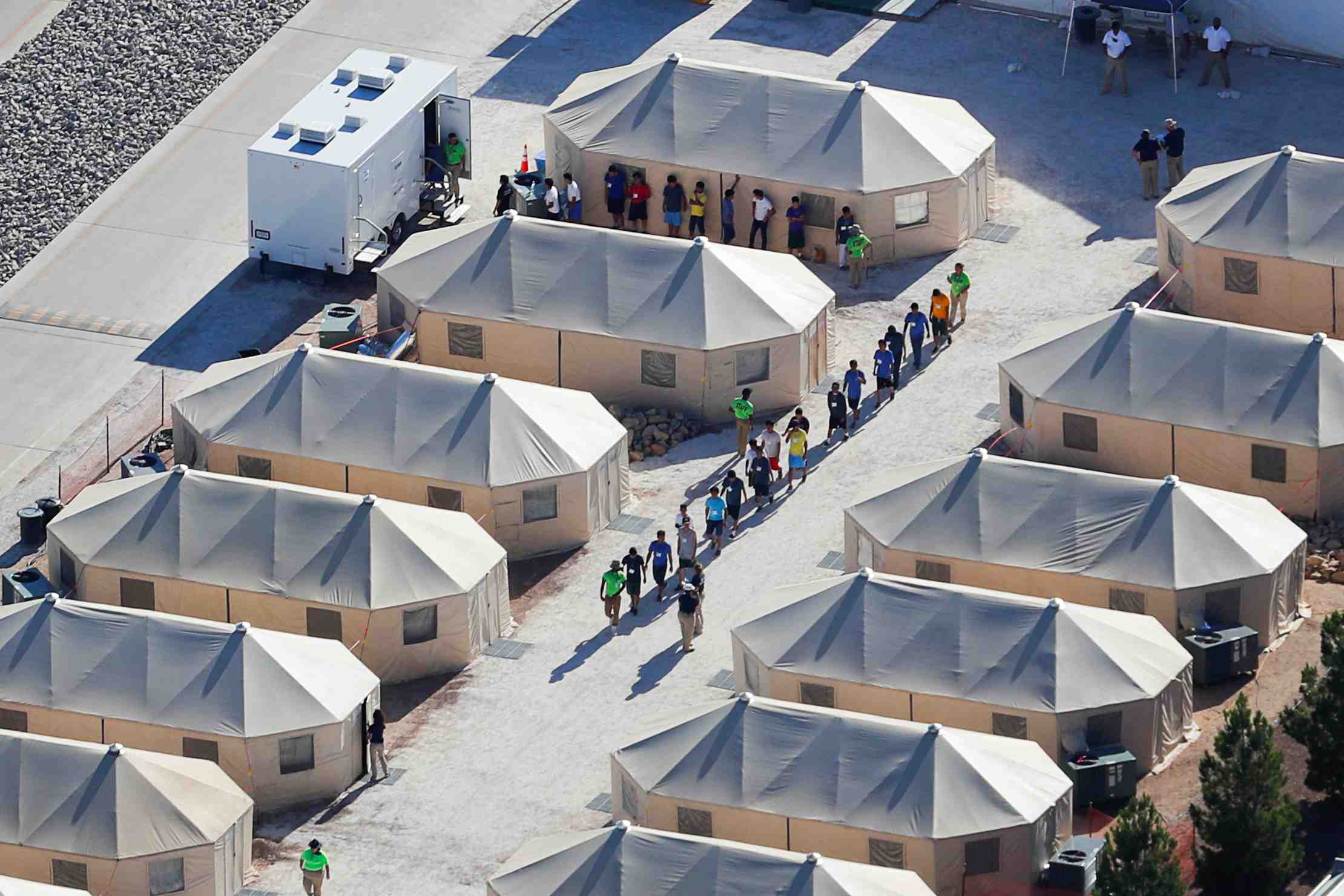 Usa/migrants: republicains sur la corde raide avant les elections