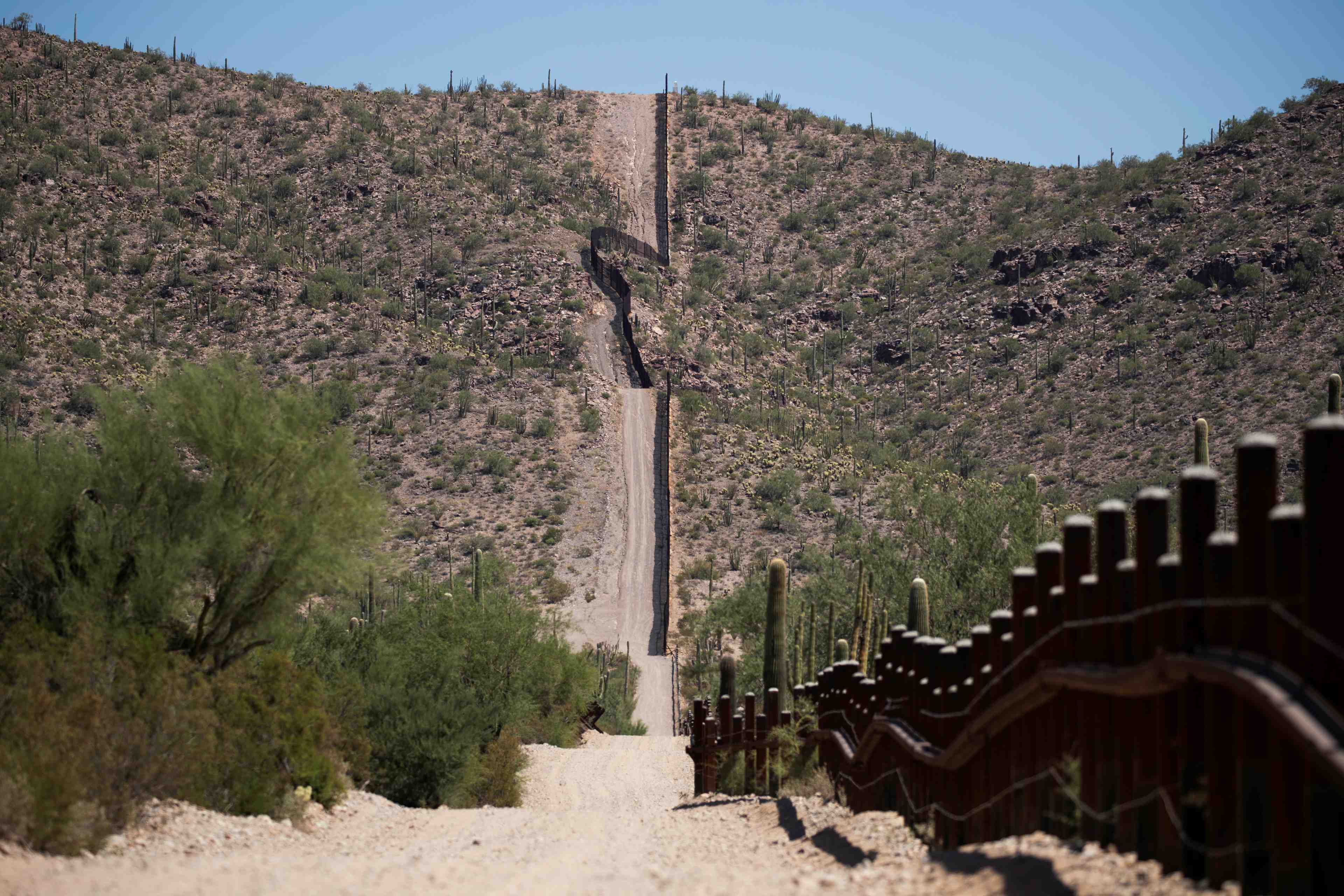 Trump dit s'attendre a un afflux massif de migrants en arizona