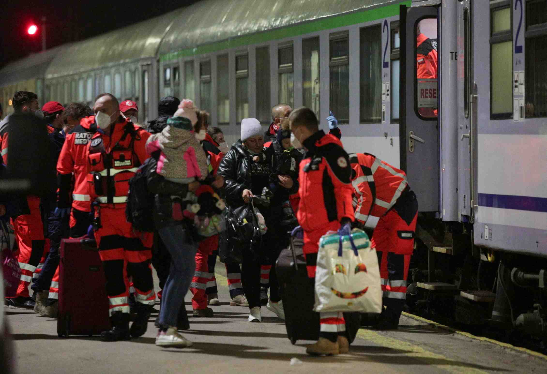 Pologne: le trafic ferroviaire perturbe par une panne, au moment ou les refugies ukrainiens affluent