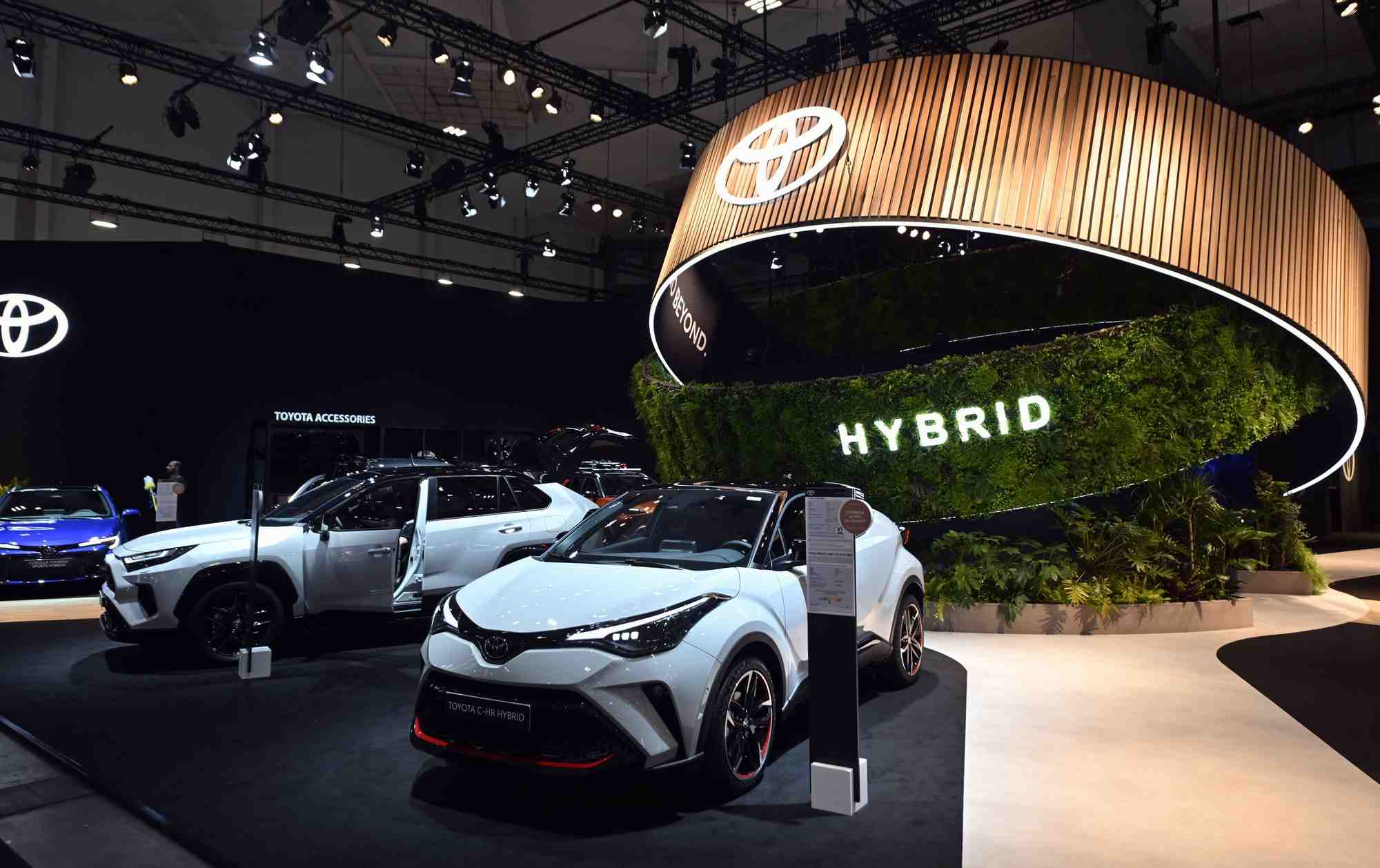 Si les ventes de véhicules électriques ont augmenté de 3 points entre 2022 et 2023 dans le pays, les hybrides rechargeables ont grimpé de 5 points, passant de 6% en 2022 à 11% l'année suivante.