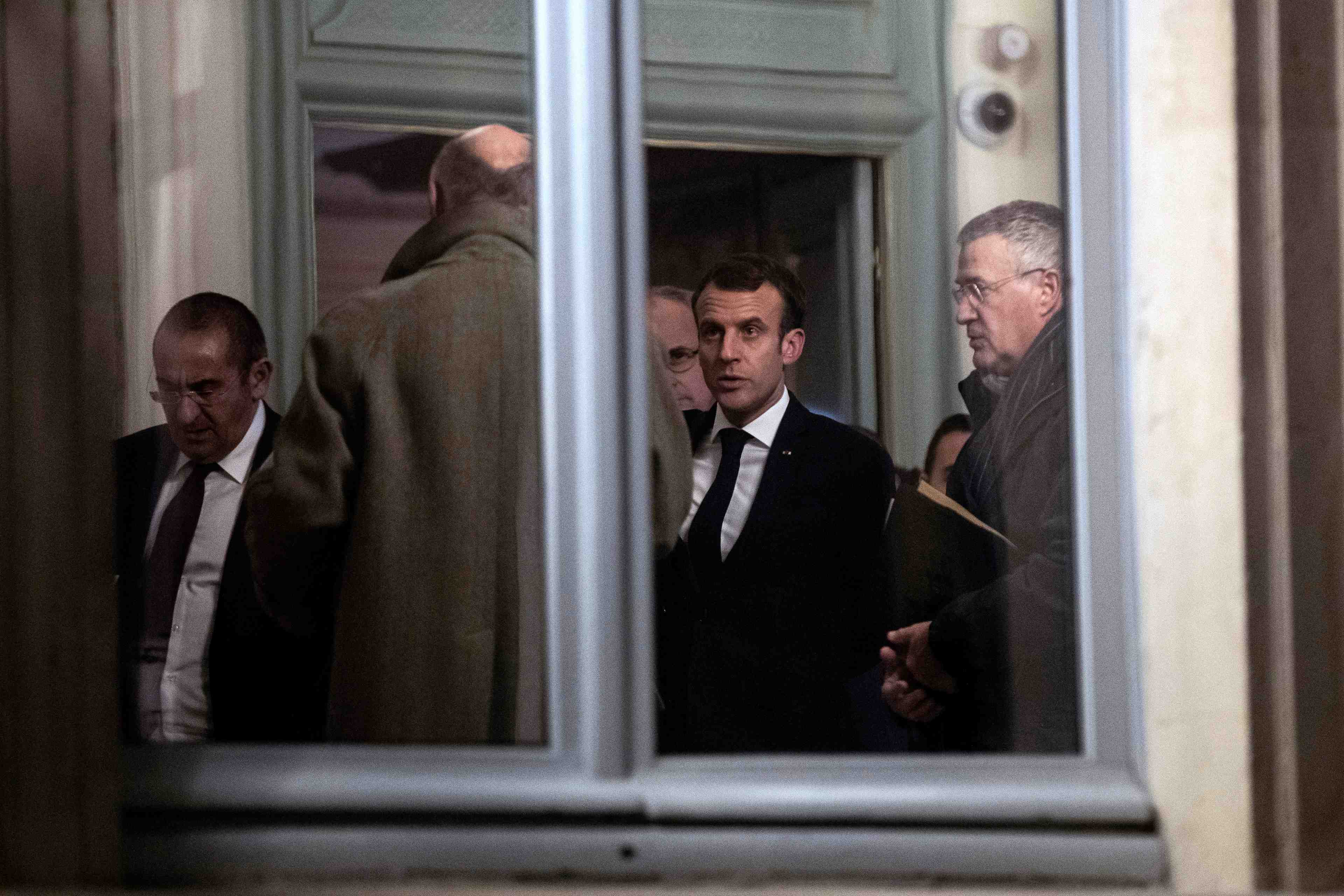 Macron degringole dans le barometre ipsos