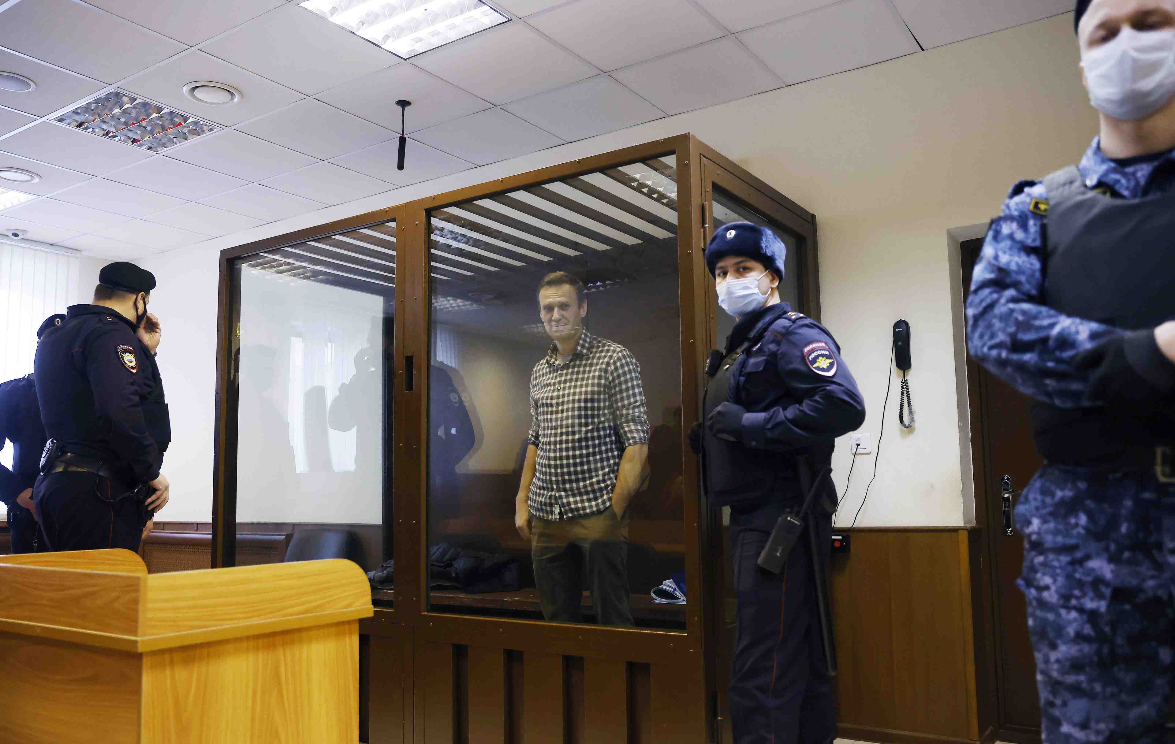 Alexei navalny transfere de sa prison vers un lieu inconnu, selon ses avocats