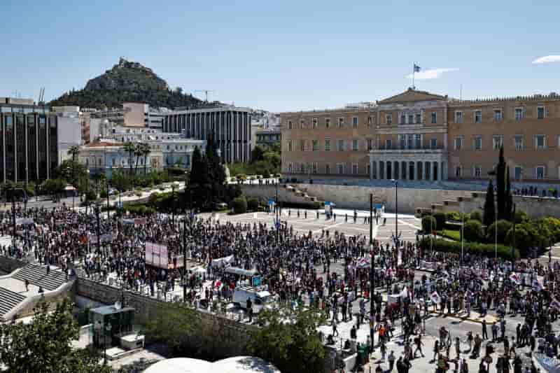 Grece: les greves contre le projet de loi sur la reforme du travail perturbent les transports a athenes