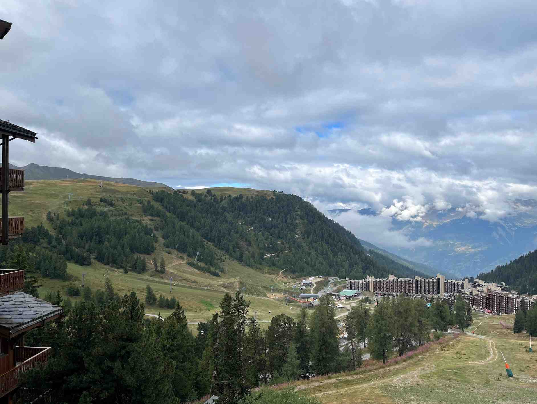 Les élus de montagne s'inquiètent notamment de l'avenir du Plan Avenir Montagnes (PAM), lancé en 2021.